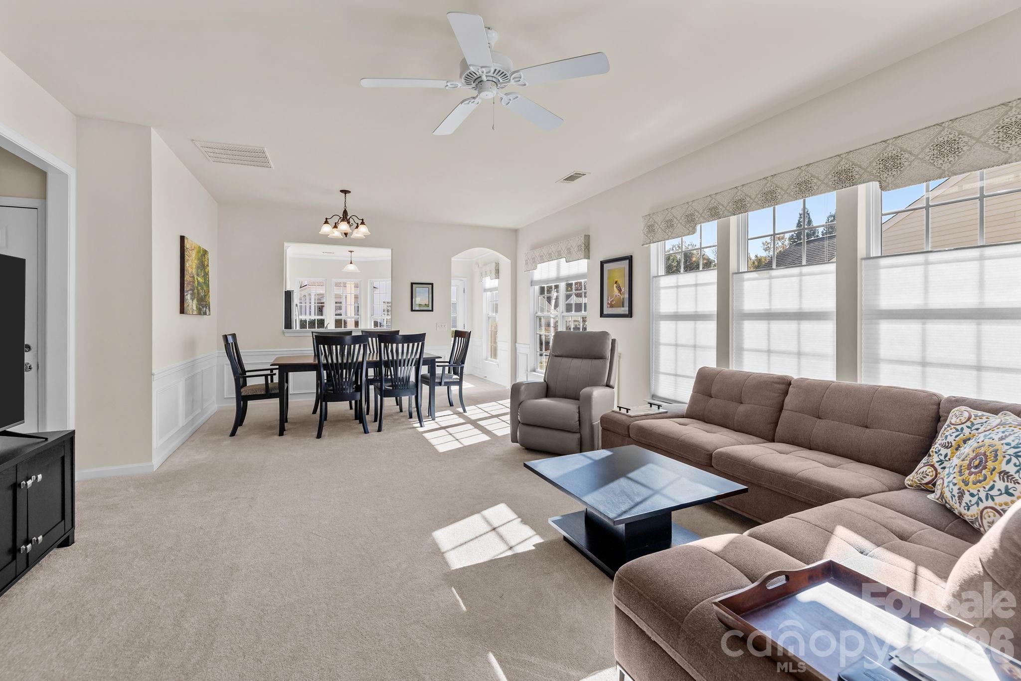1043 Sweetleaf Drive Property Photo 17