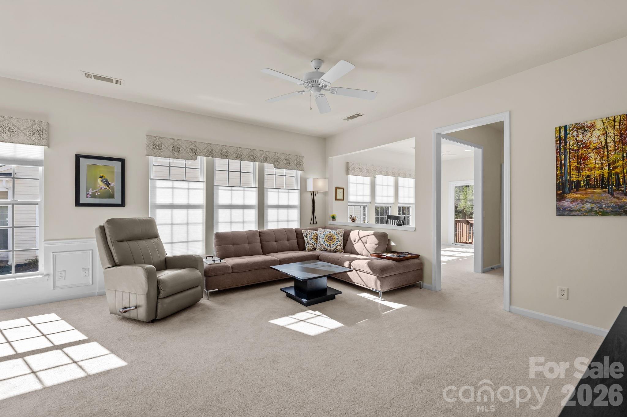 1043 Sweetleaf Drive Property Photo 18