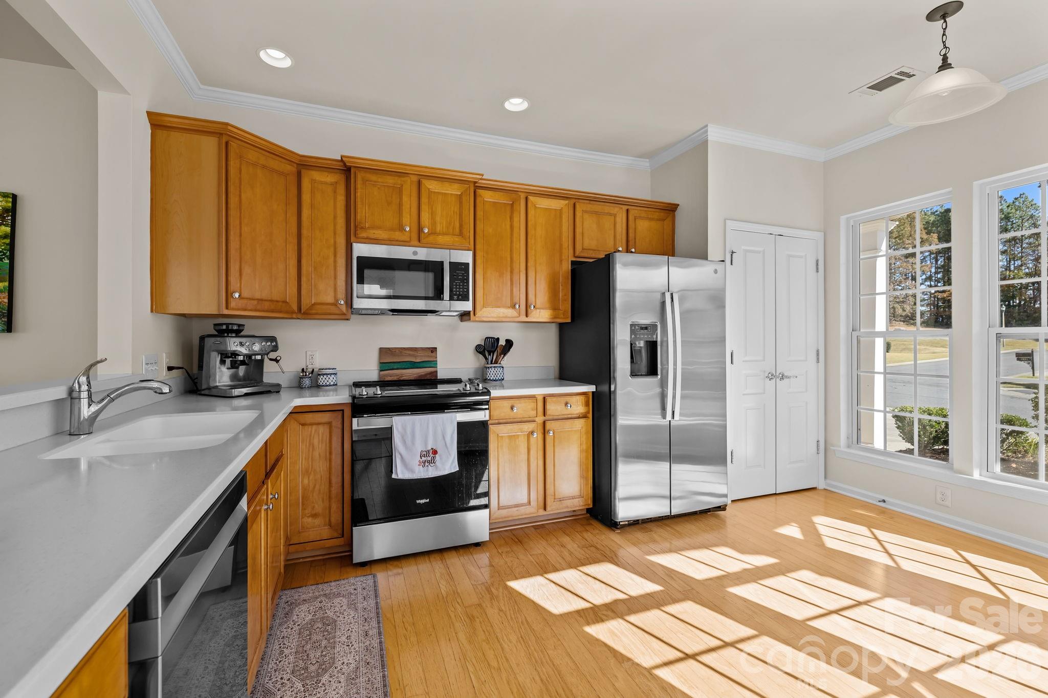 1043 Sweetleaf Drive Property Photo 24