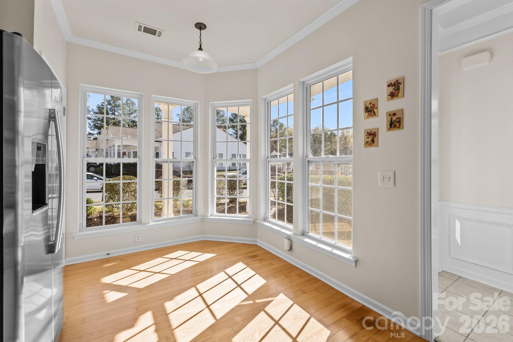 1043 Sweetleaf Drive Property Photo 27