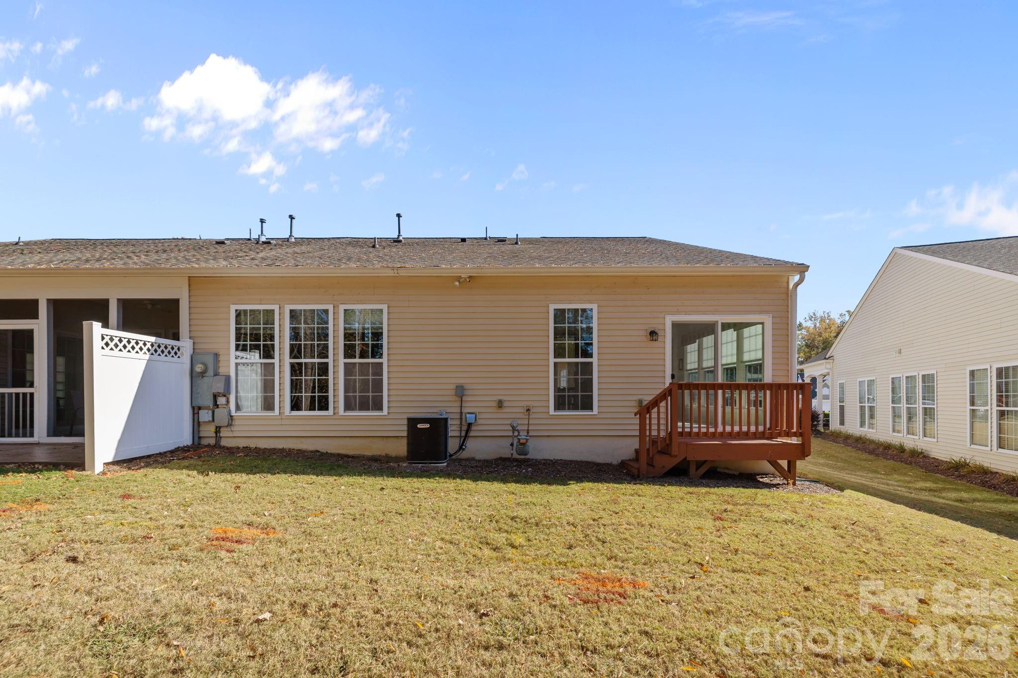 1043 Sweetleaf Drive Property Photo 32