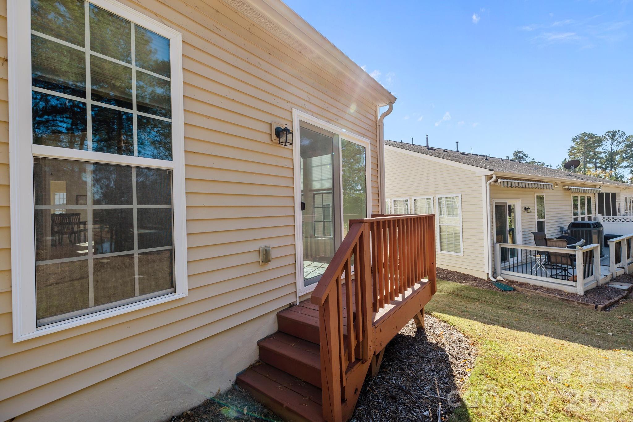 1043 Sweetleaf Drive Property Photo 34