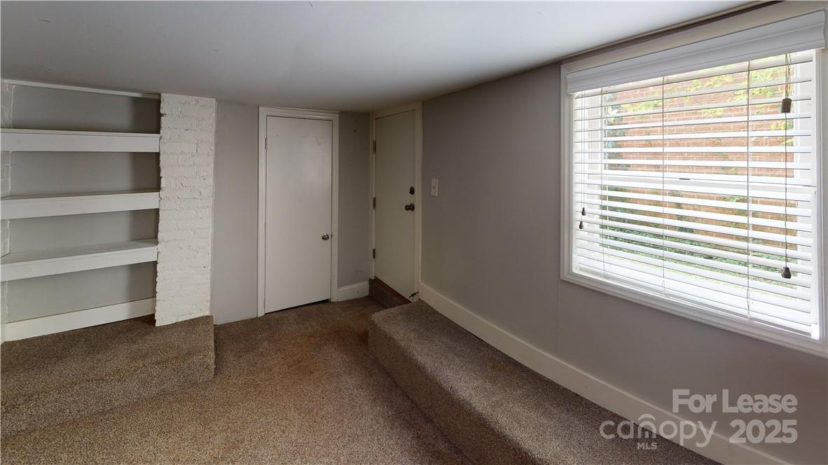 428 Hawthorne Lane 9 Property Photo 4