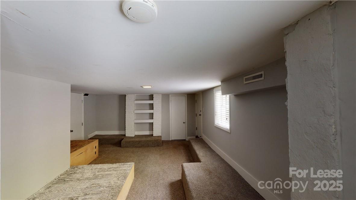 428 Hawthorne Lane 9 Property Photo 5
