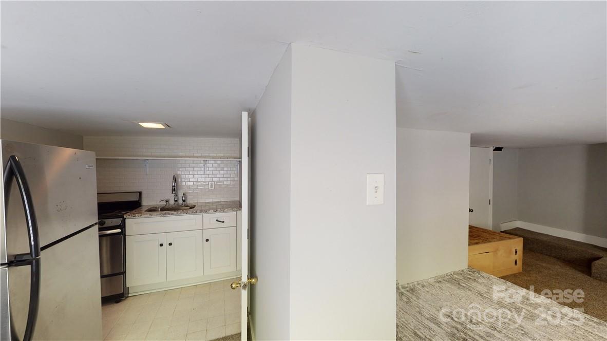 428 Hawthorne Lane 9 Property Photo 11