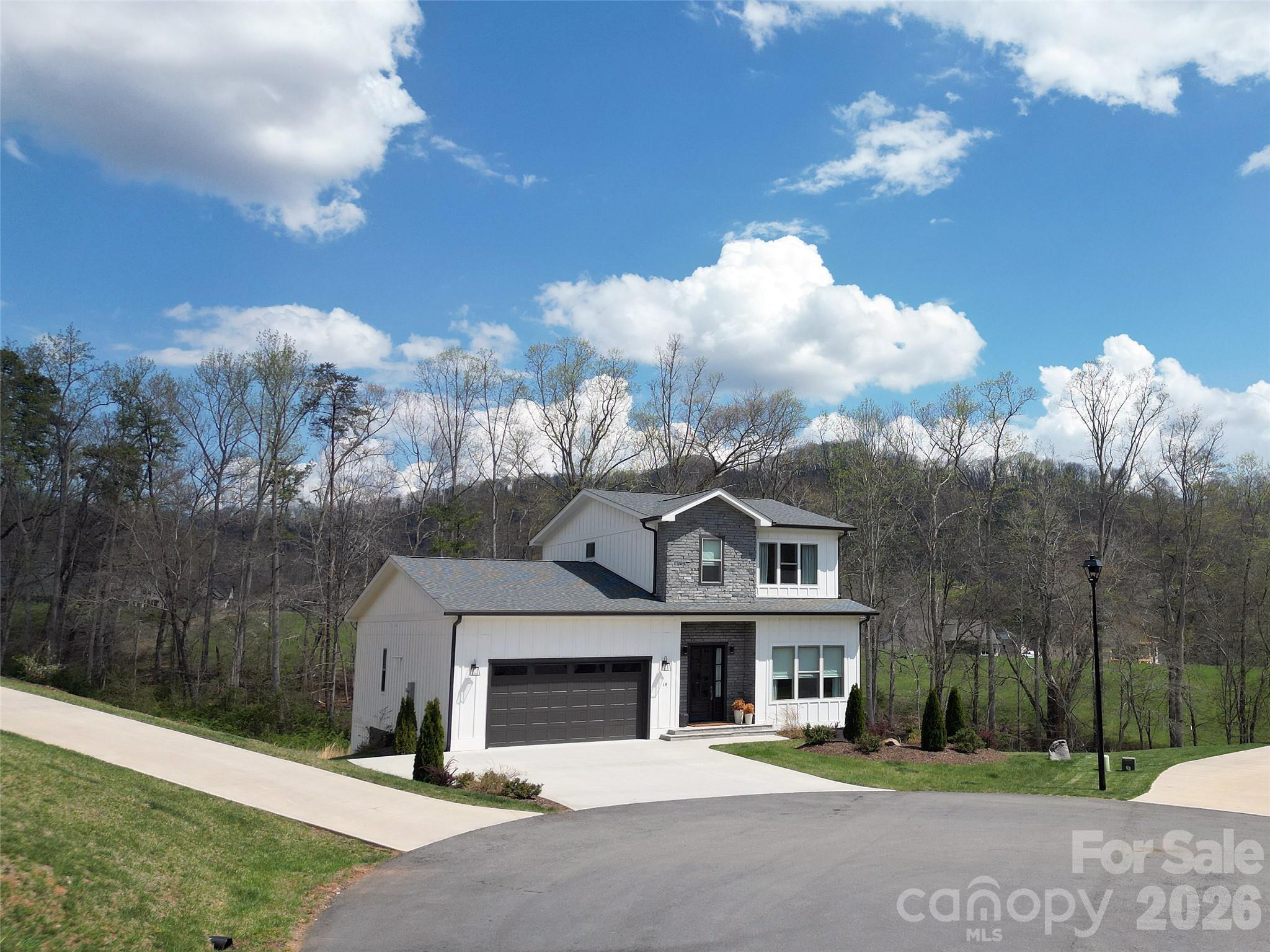 18 Sagewood Drive Property Photo 3