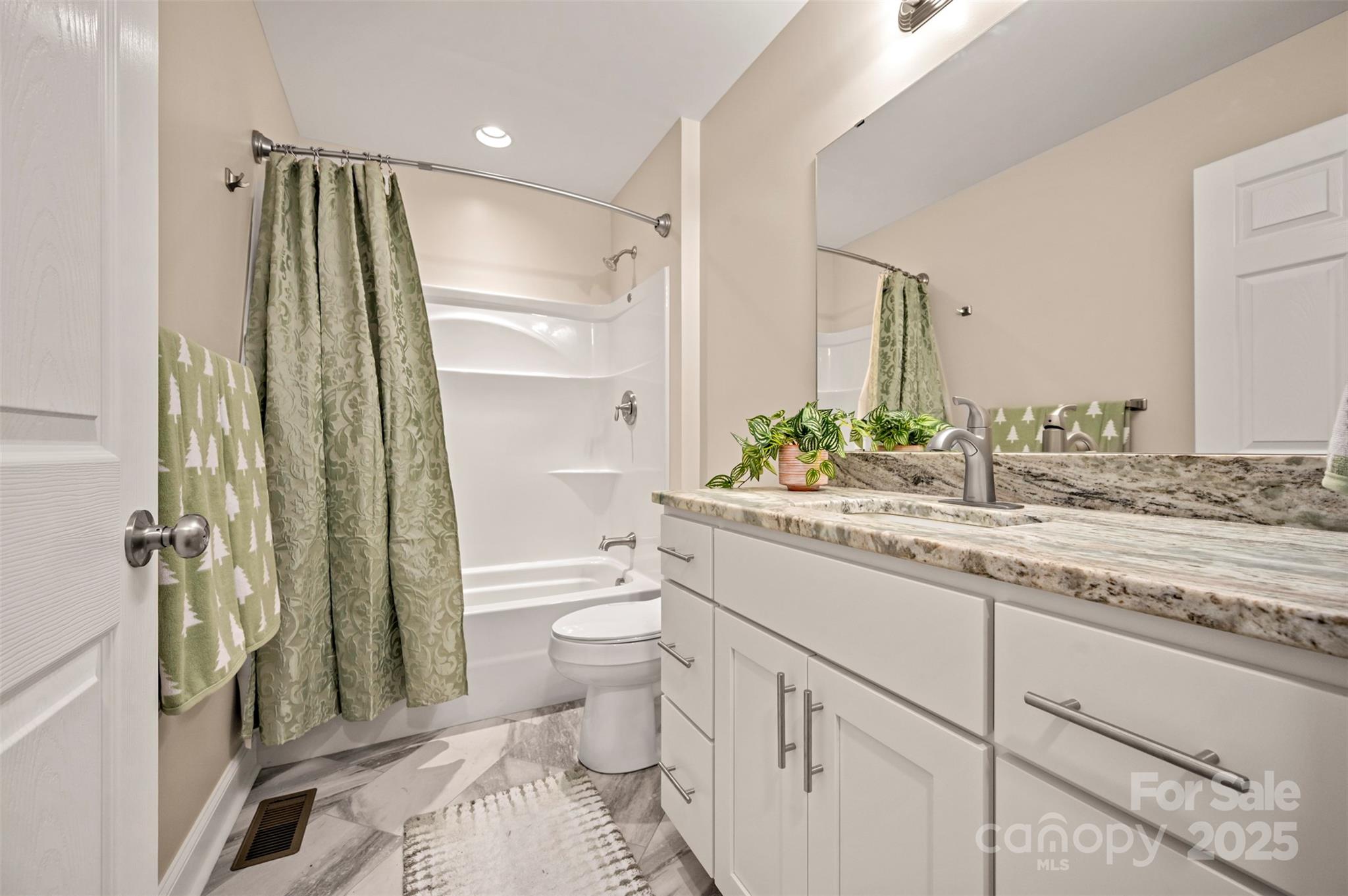 1121 Cove Road Property Photo 18
