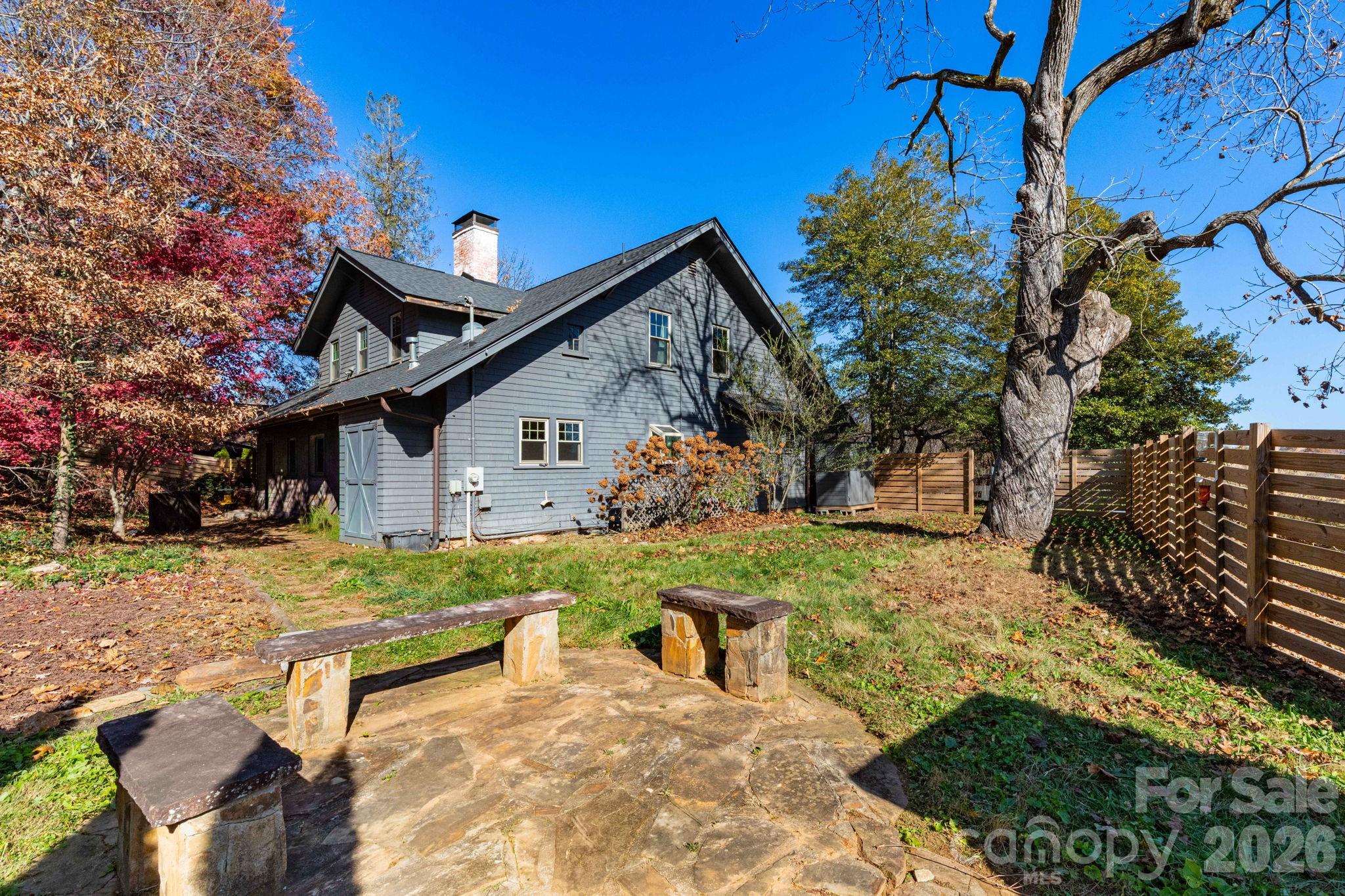 302 Iron Ridge Loop Property Photo 33