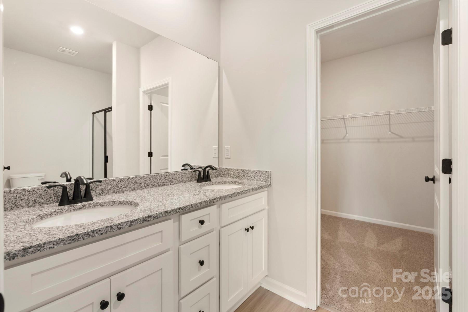 3459 Robindale Drive Property Photo 16