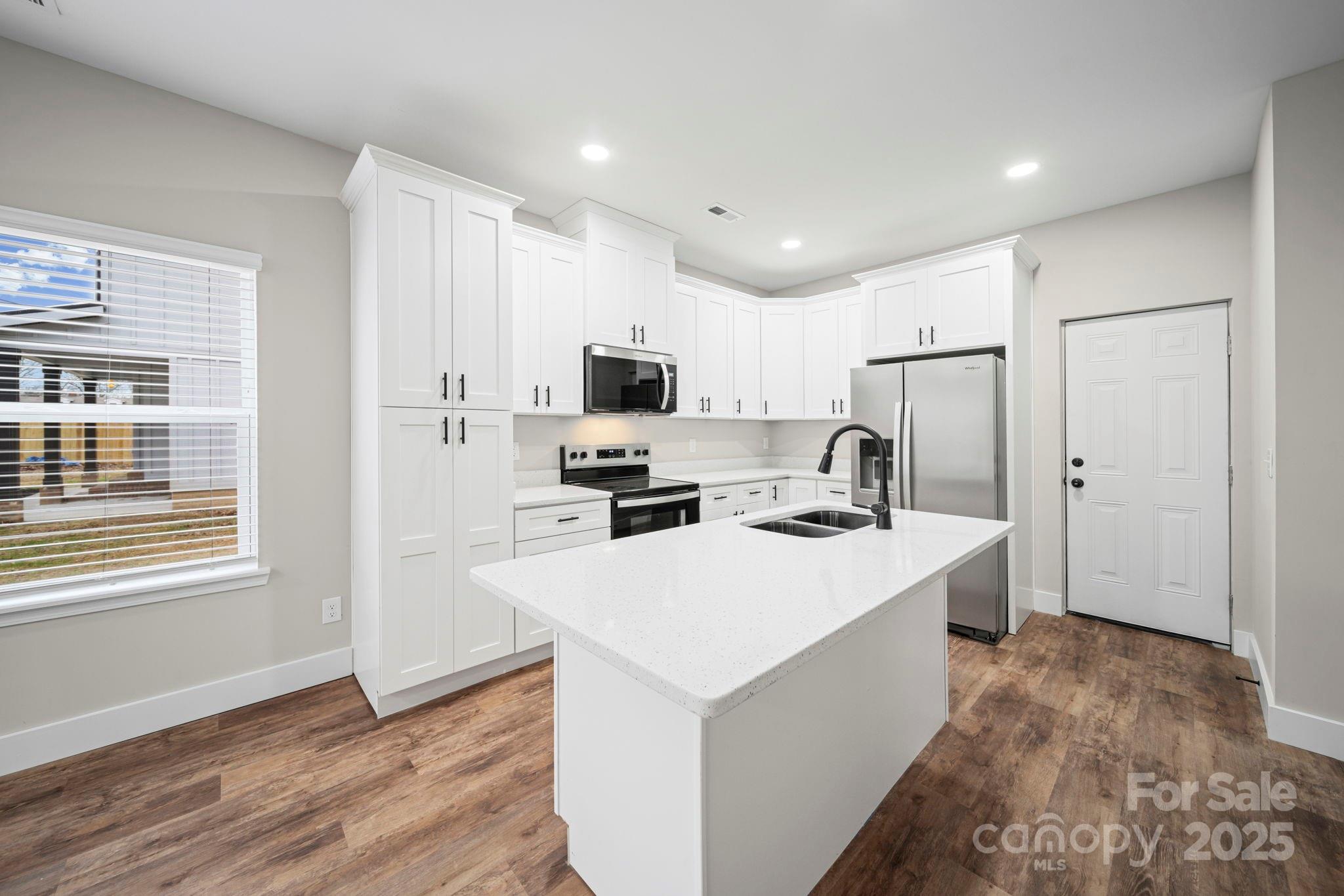 1605 Williams Road Property Photo 4