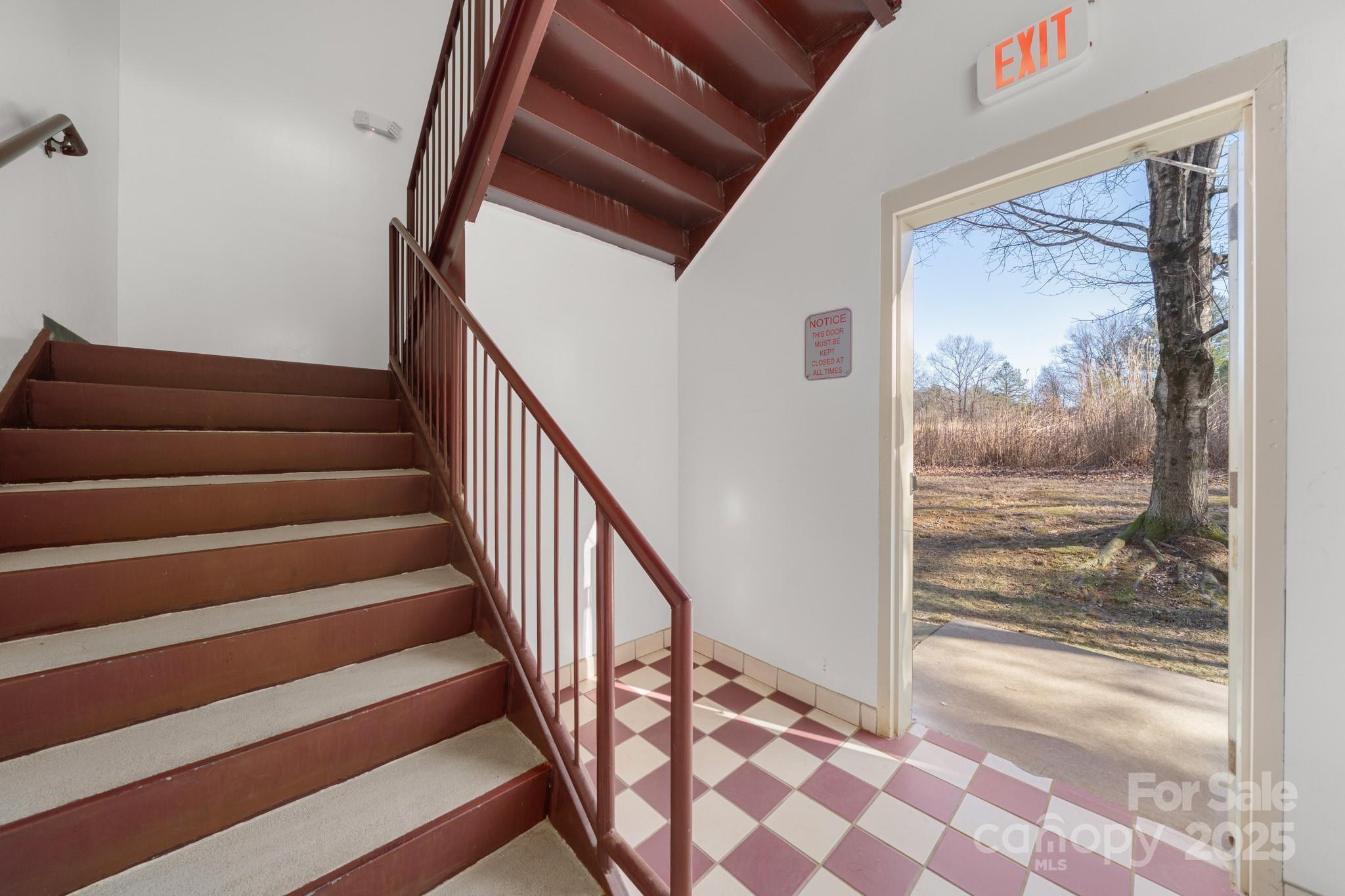 240 Mitchelle Drive Property Photo 14