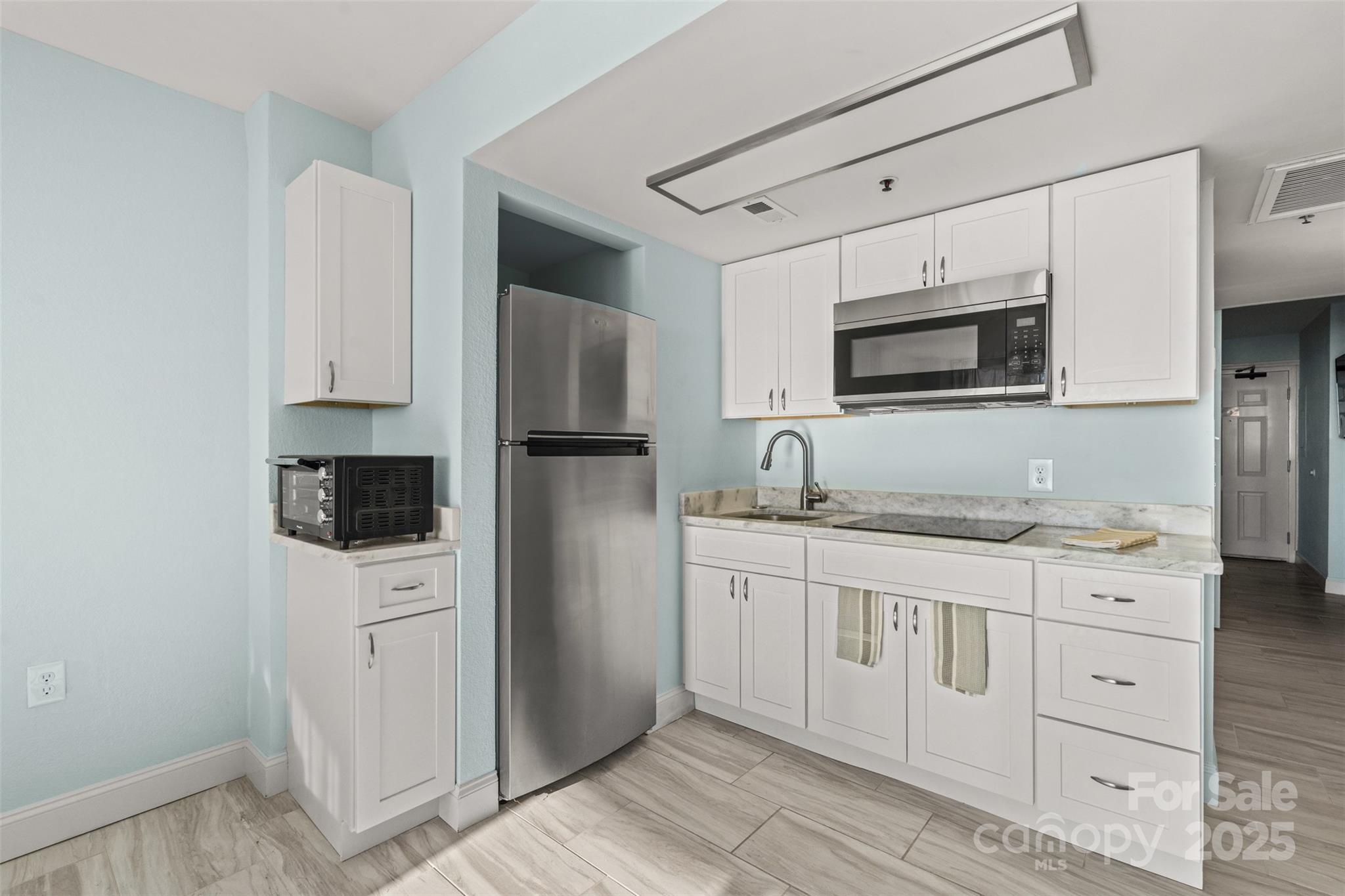 2310 N Ocean Boulevard 202 Property Photo 3