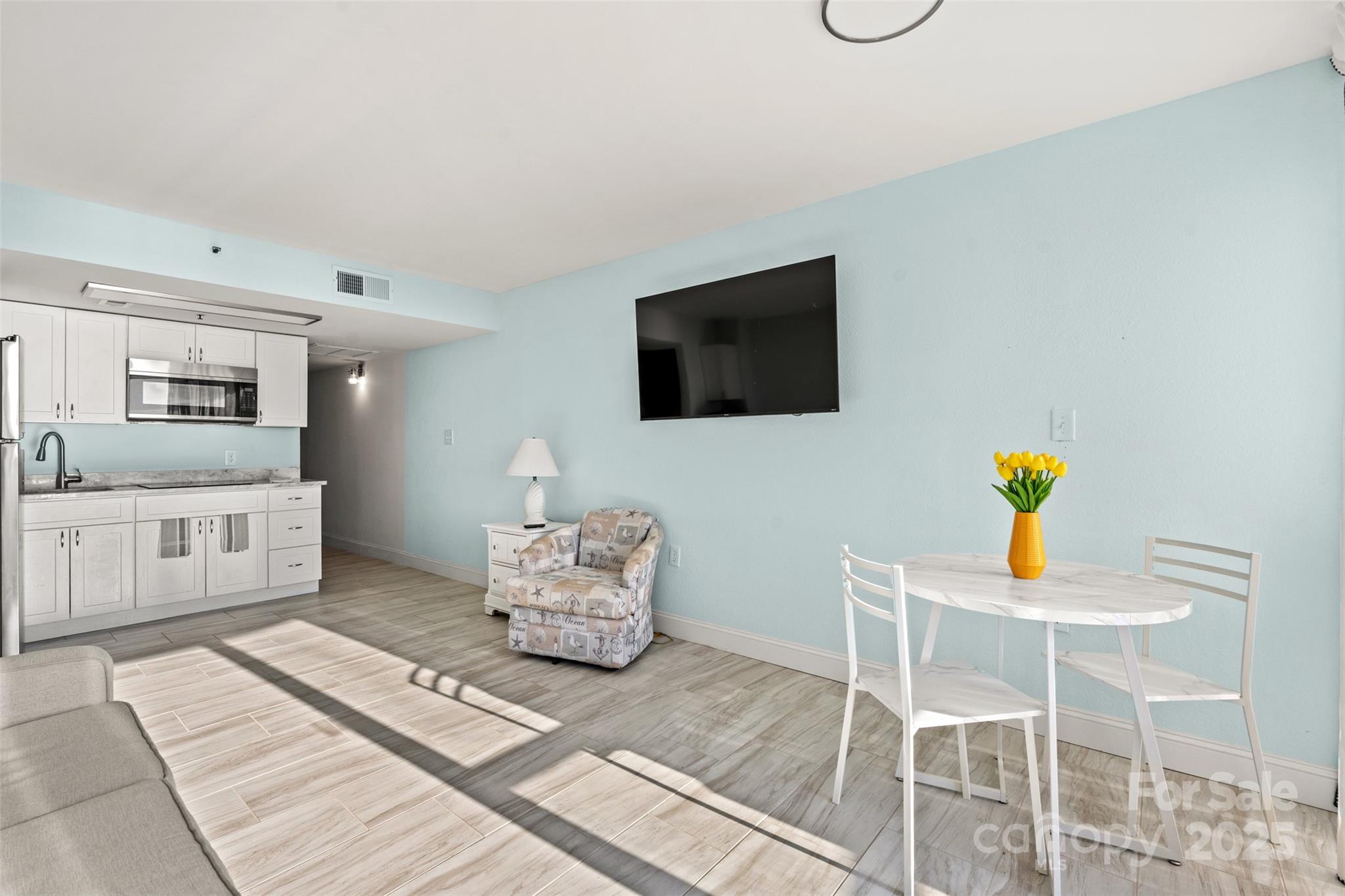 2310 N Ocean Boulevard 202 Property Photo 5