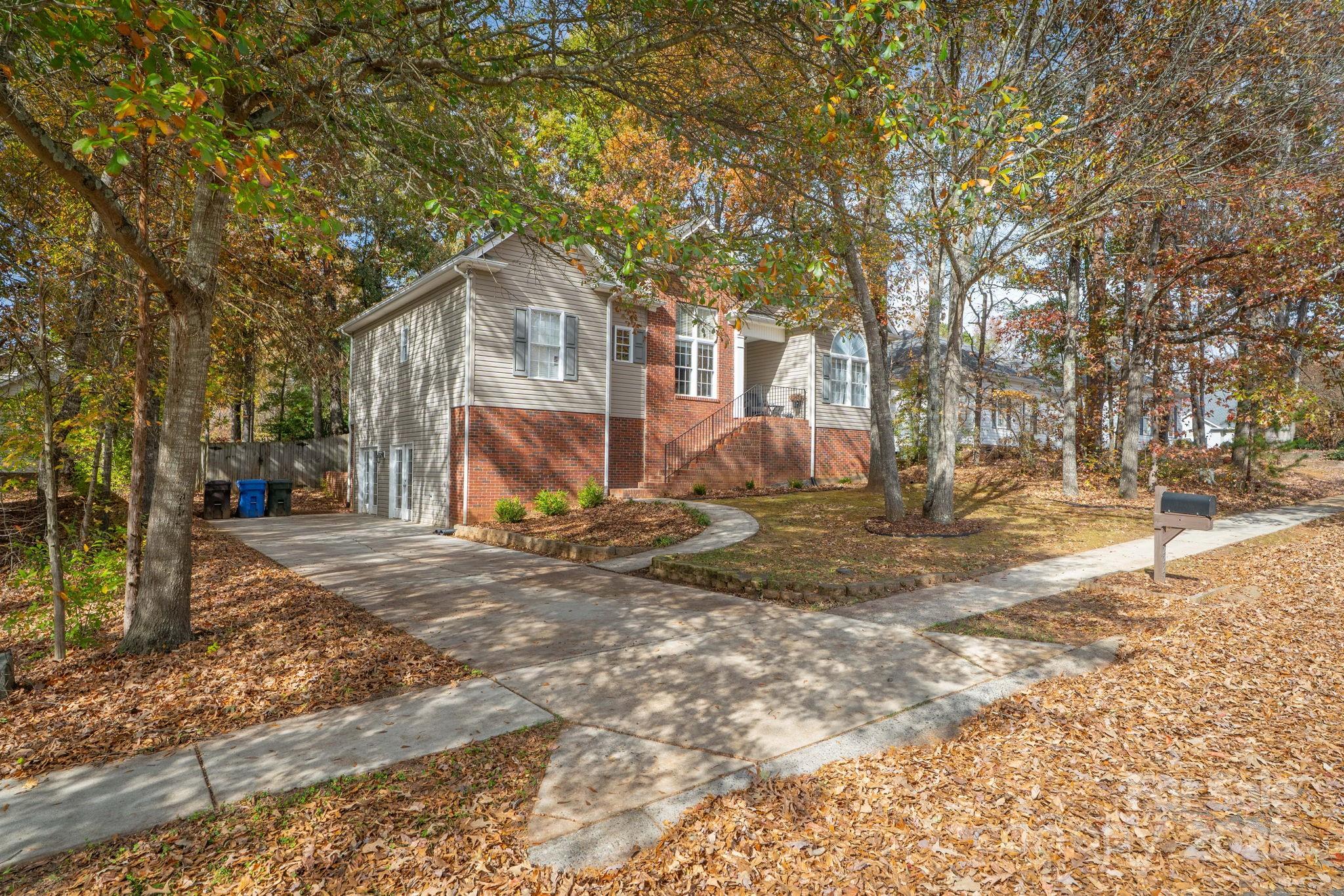2227 Keswick Lane Property Photo 1