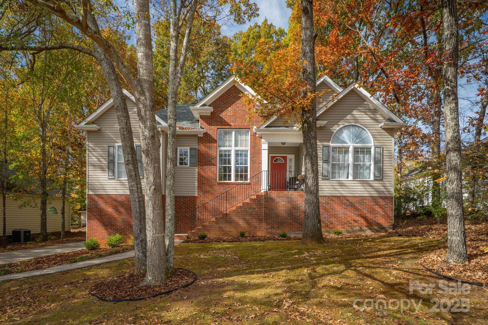 2227 Keswick Lane Property Photo 4