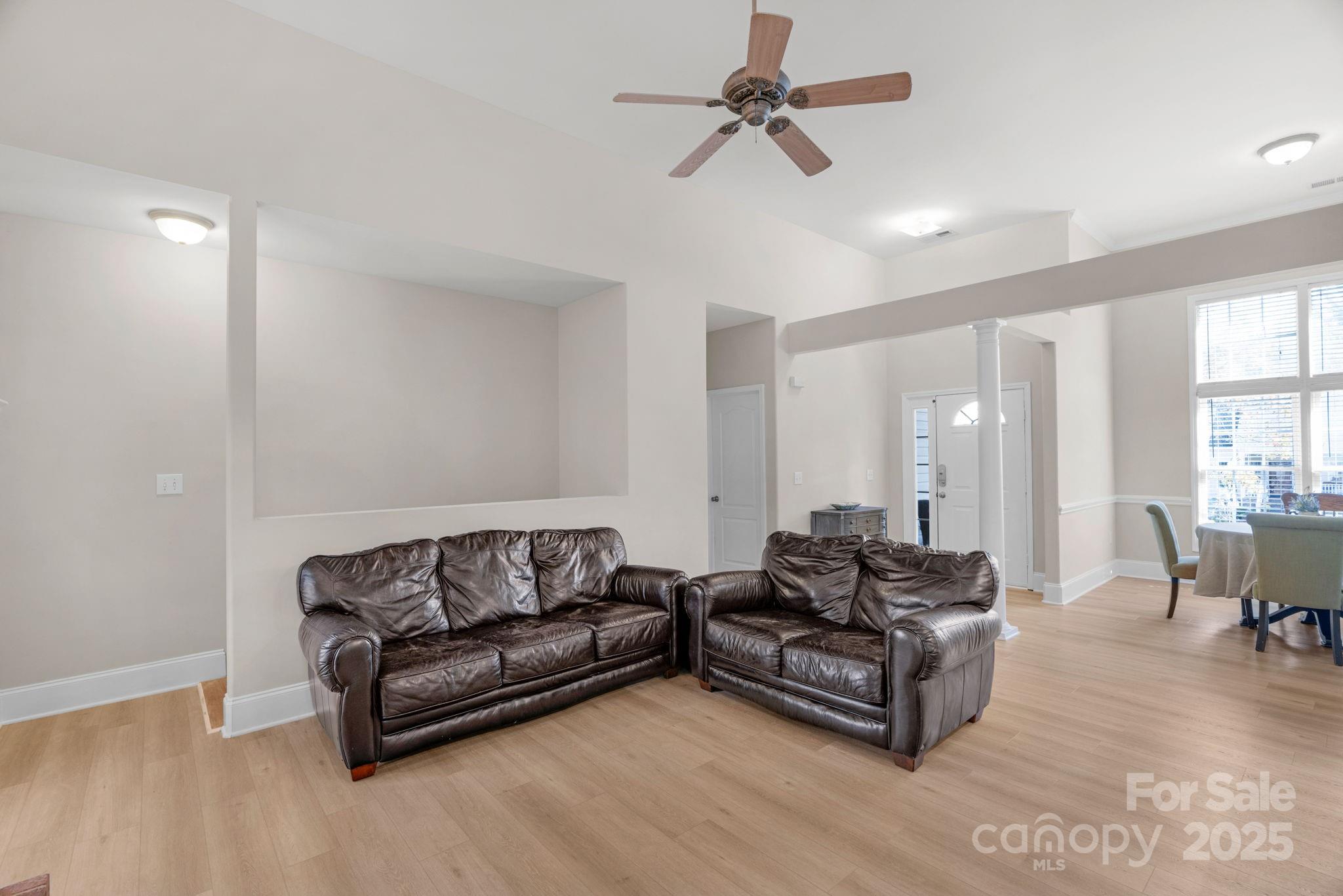 2227 Keswick Lane Property Photo 12