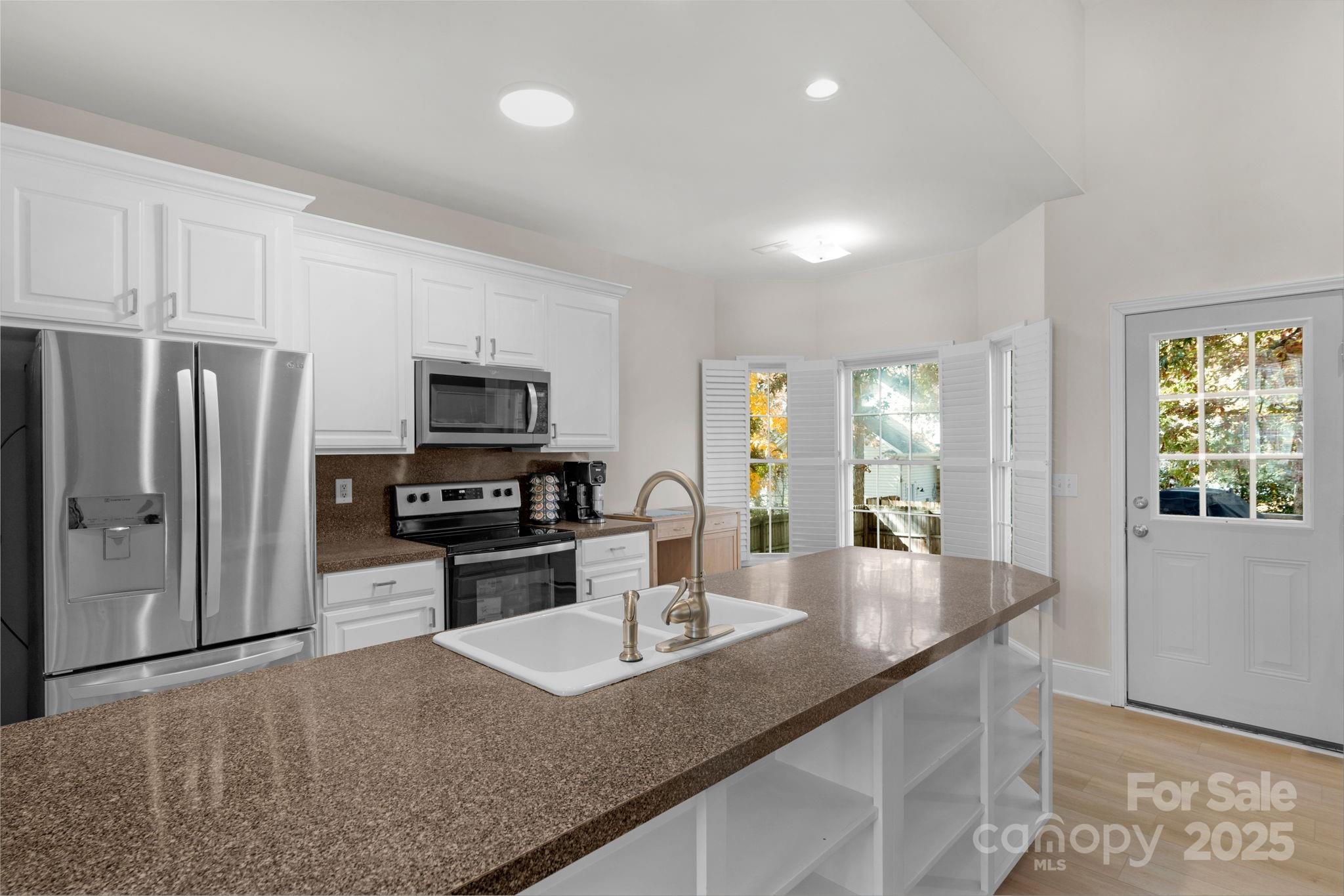2227 Keswick Lane Property Photo 16