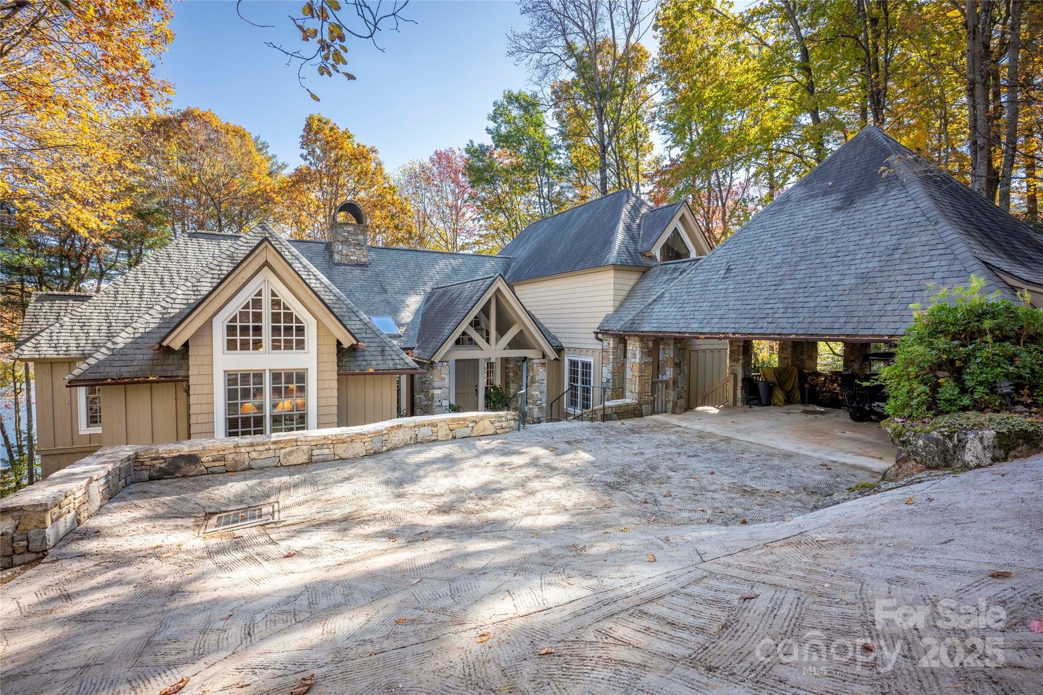 132 Red Bird Circle Property Photo 1