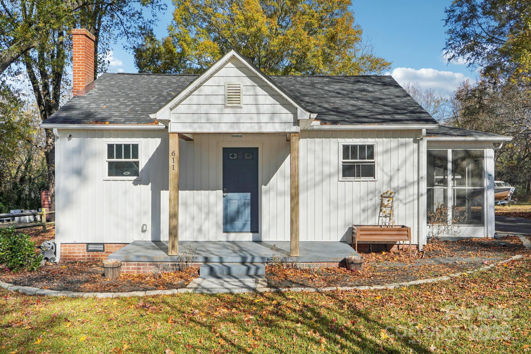 611 Sumner Street Property Photo 1