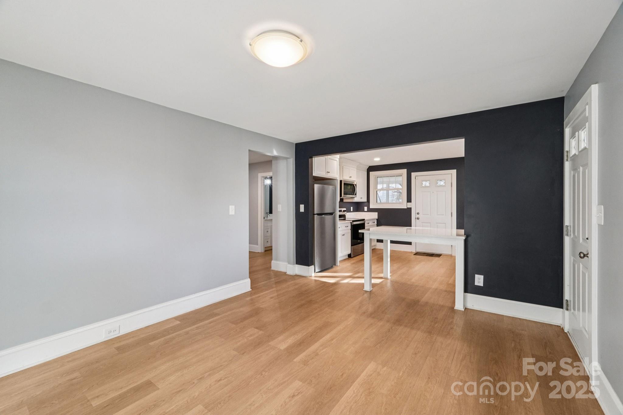 611 Sumner Street Property Photo 5