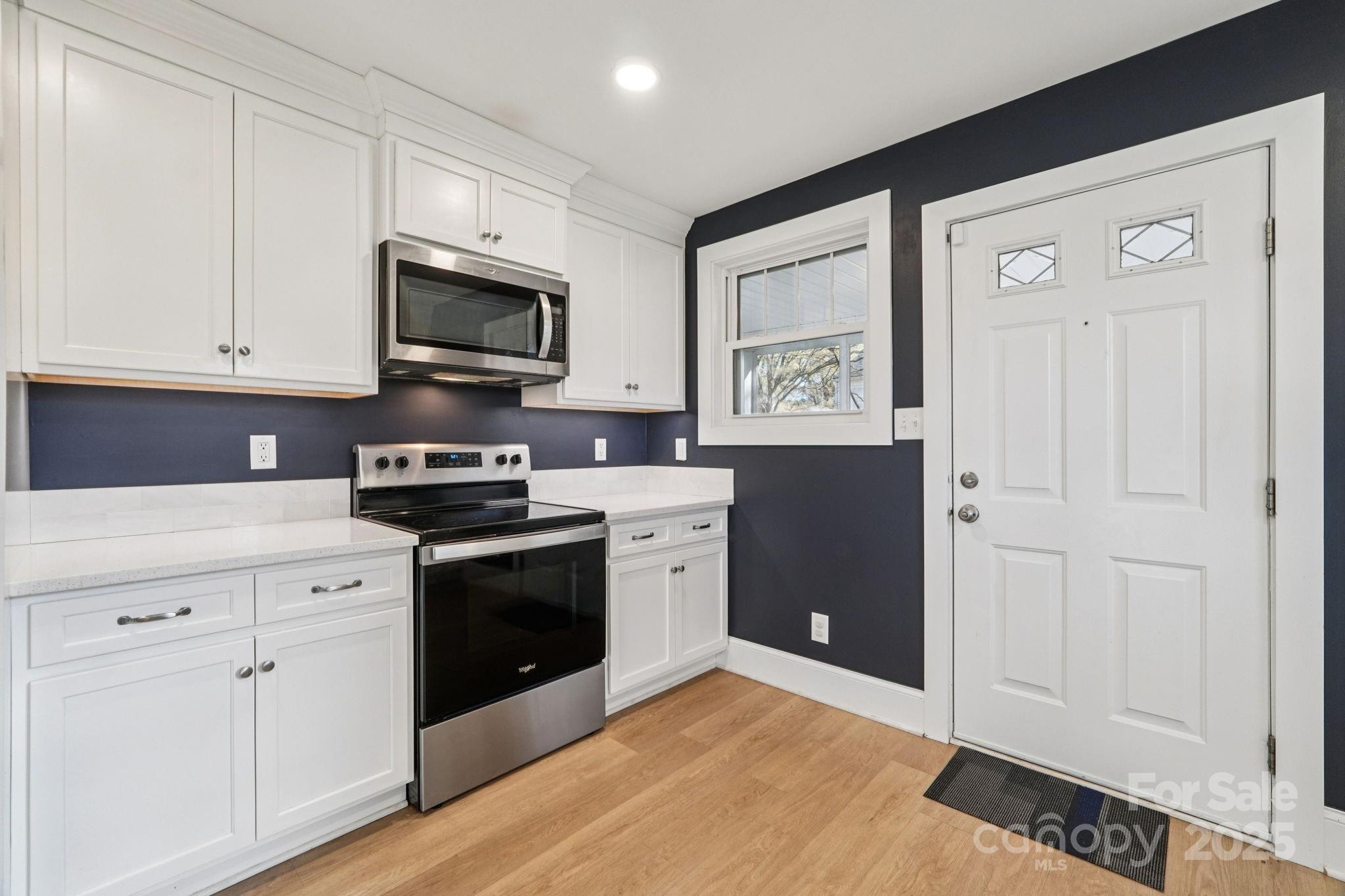 611 Sumner Street Property Photo 10