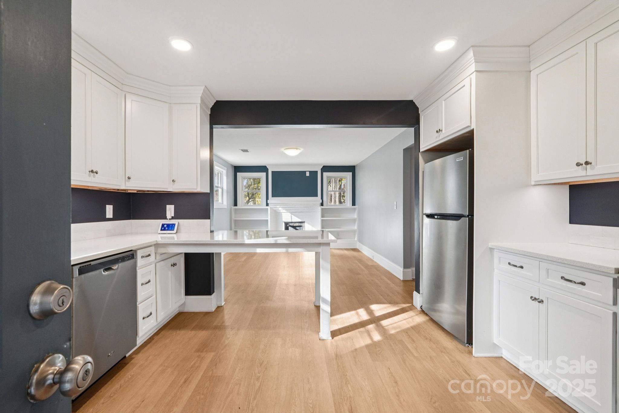 611 Sumner Street Property Photo 11