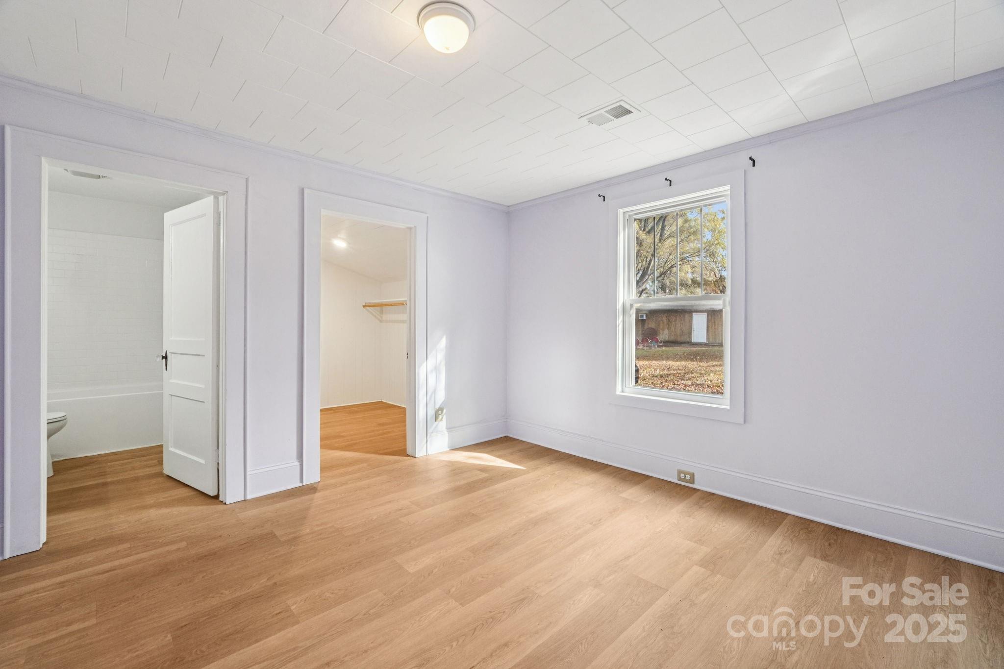 611 Sumner Street Property Photo 14