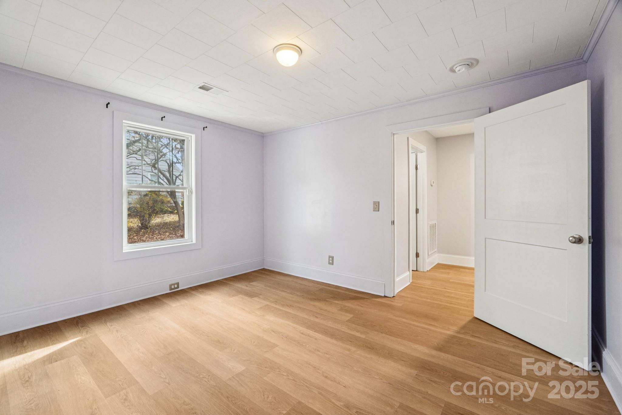 611 Sumner Street Property Photo 16
