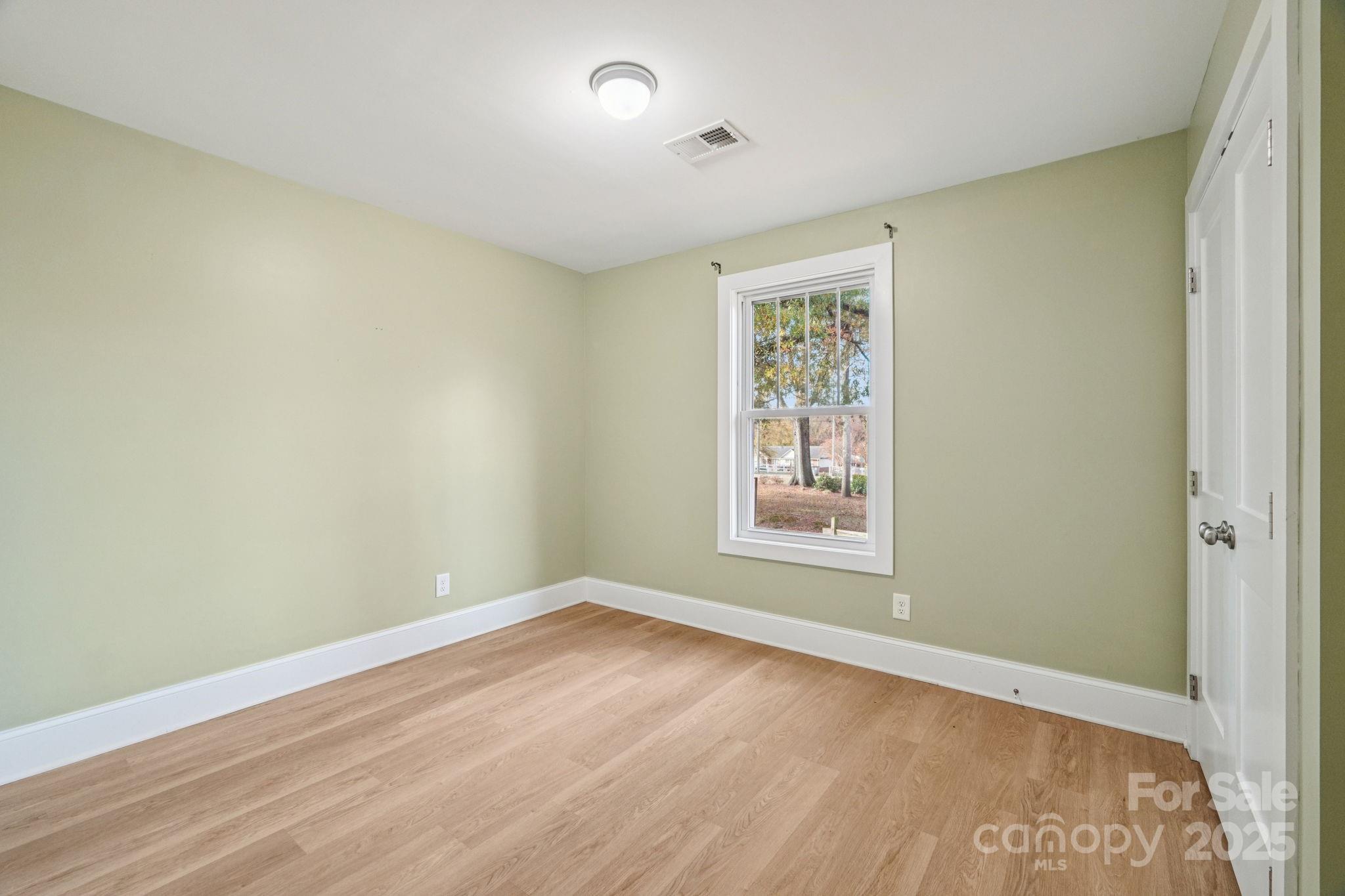 611 Sumner Street Property Photo 22