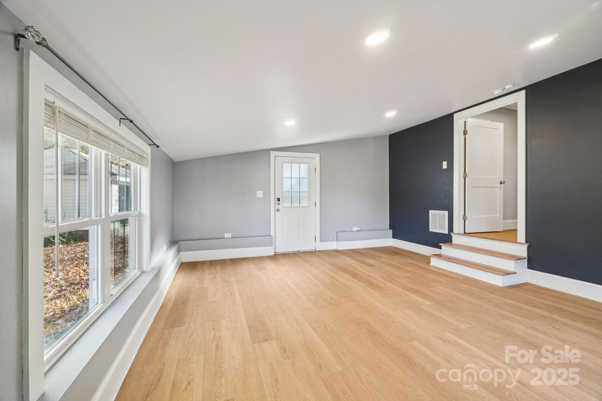 611 Sumner Street Property Photo 27