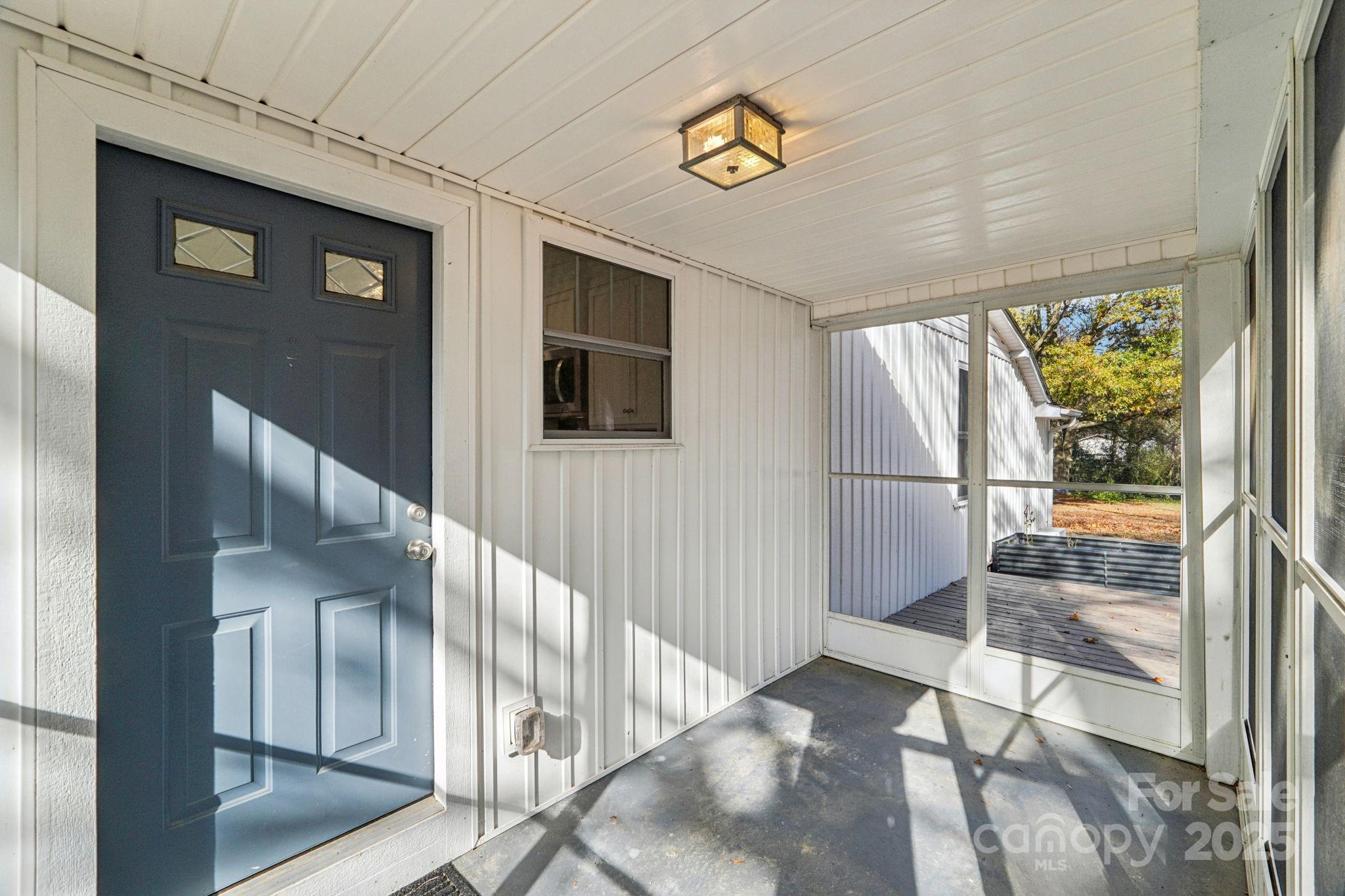 611 Sumner Street Property Photo 29