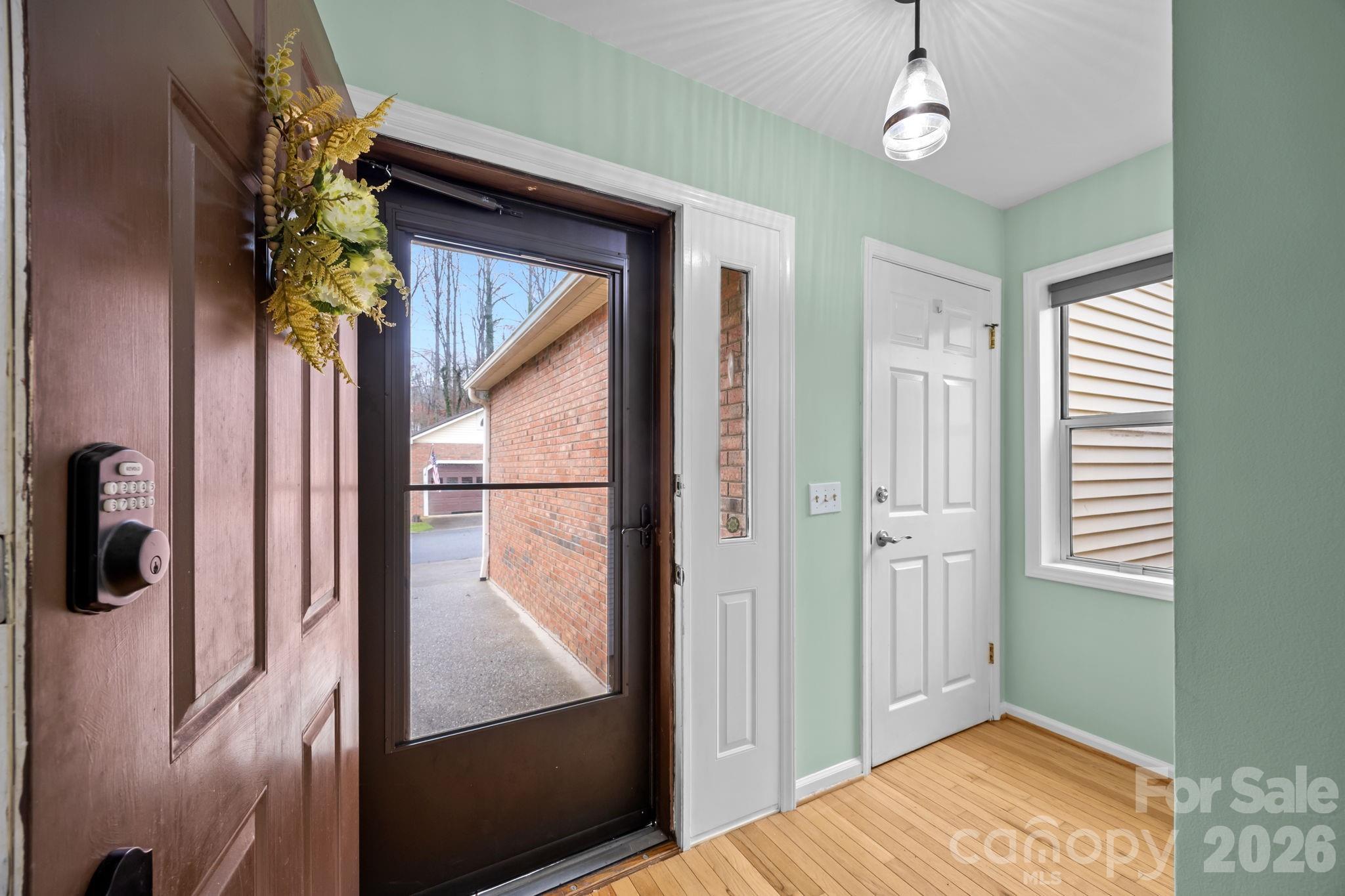 125 Exeter Court Property Photo 2