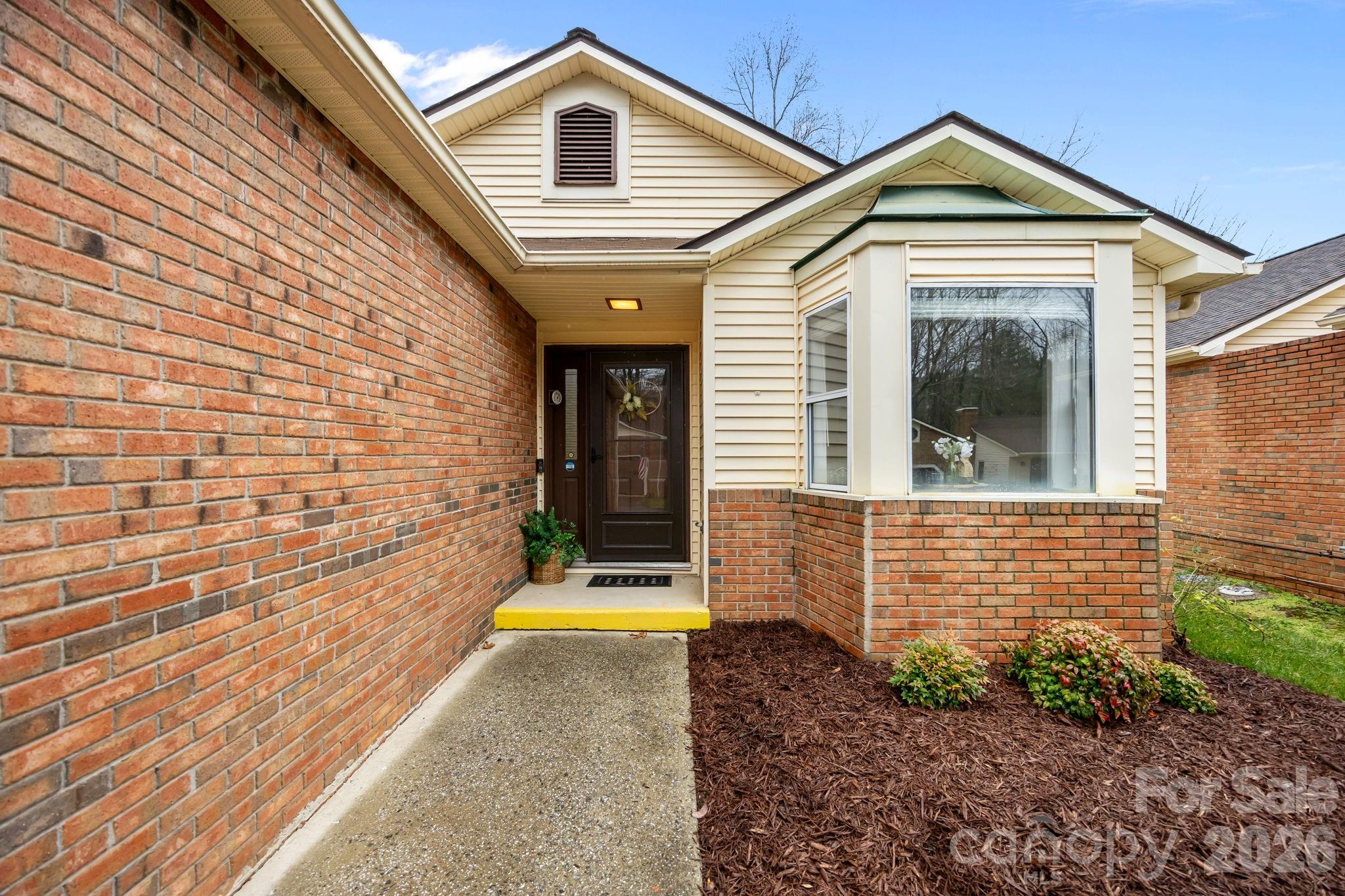 125 Exeter Court Property Photo 5