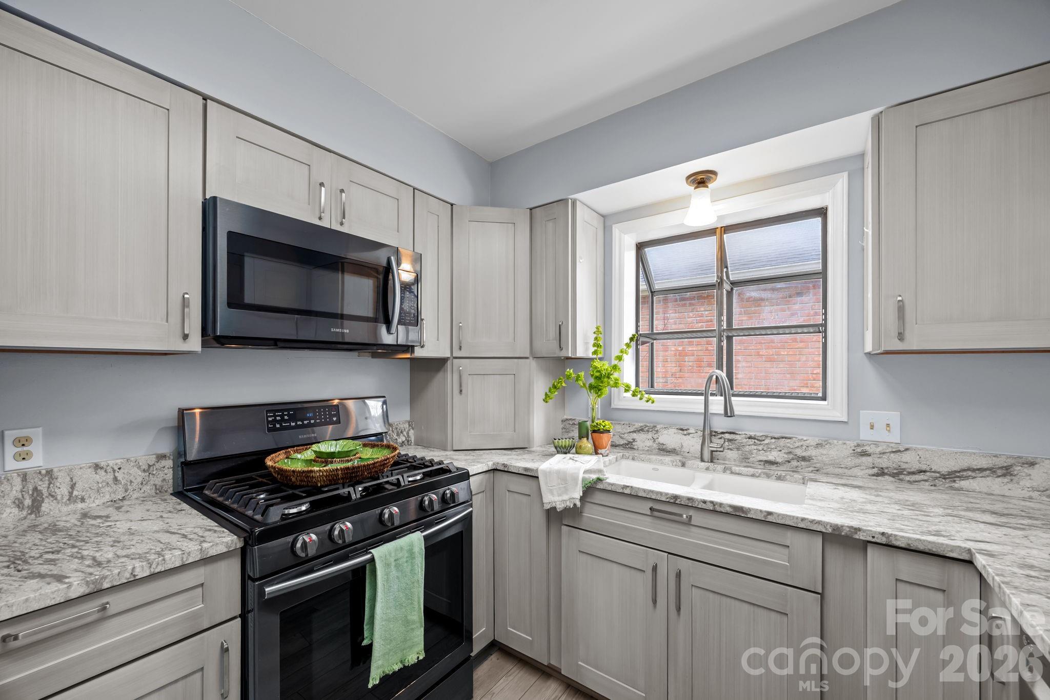 125 Exeter Court Property Photo 10