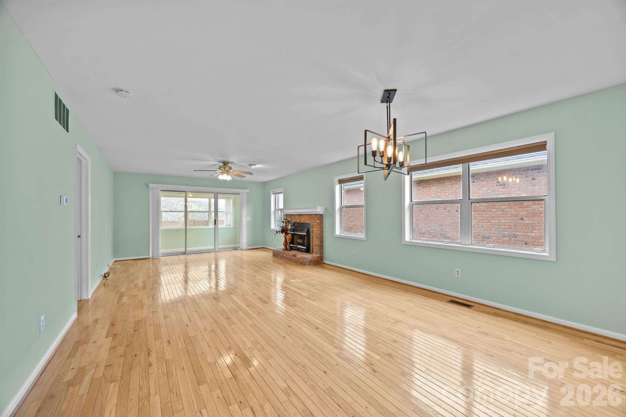 125 Exeter Court Property Photo 17
