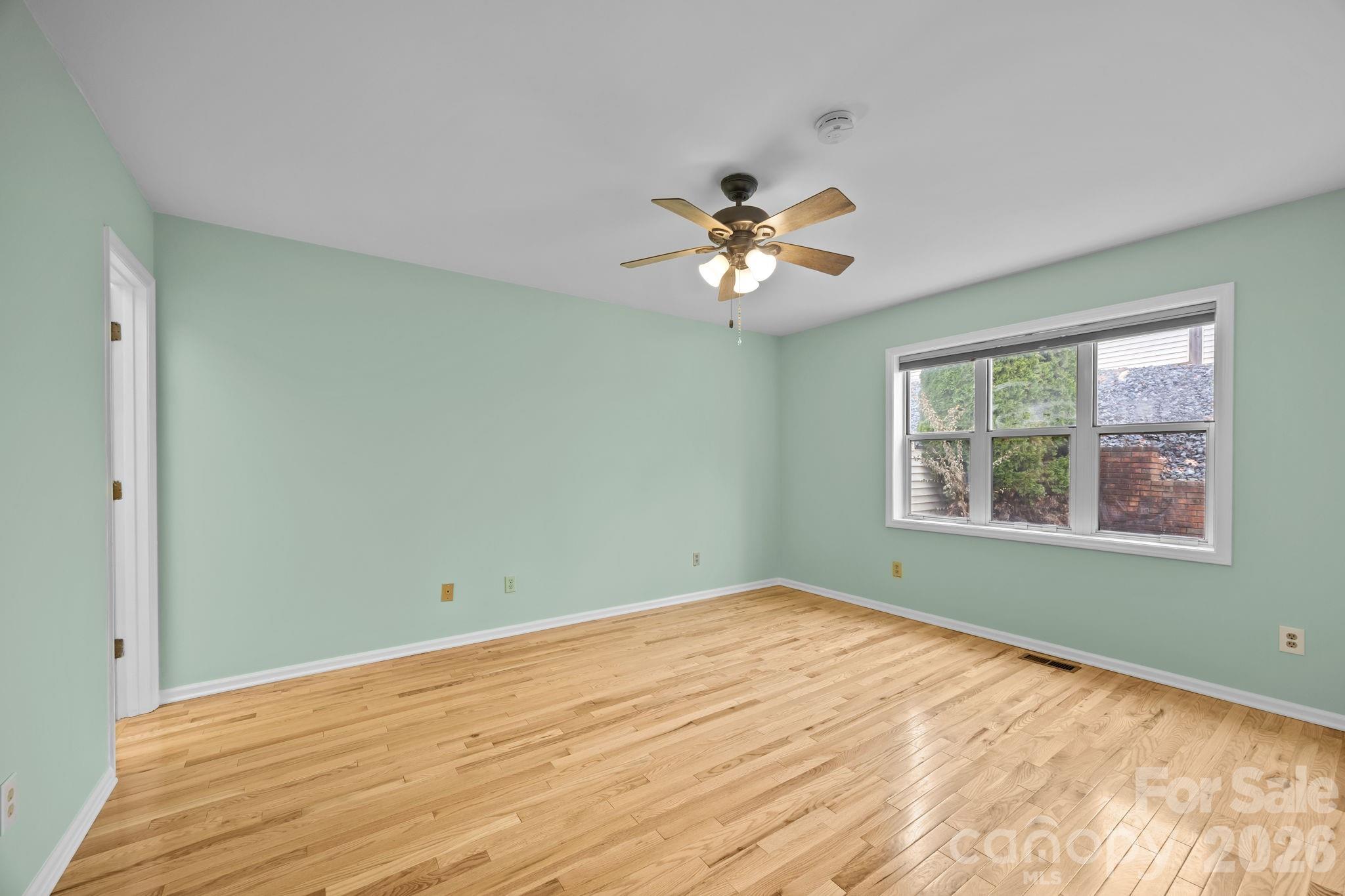 125 Exeter Court Property Photo 28