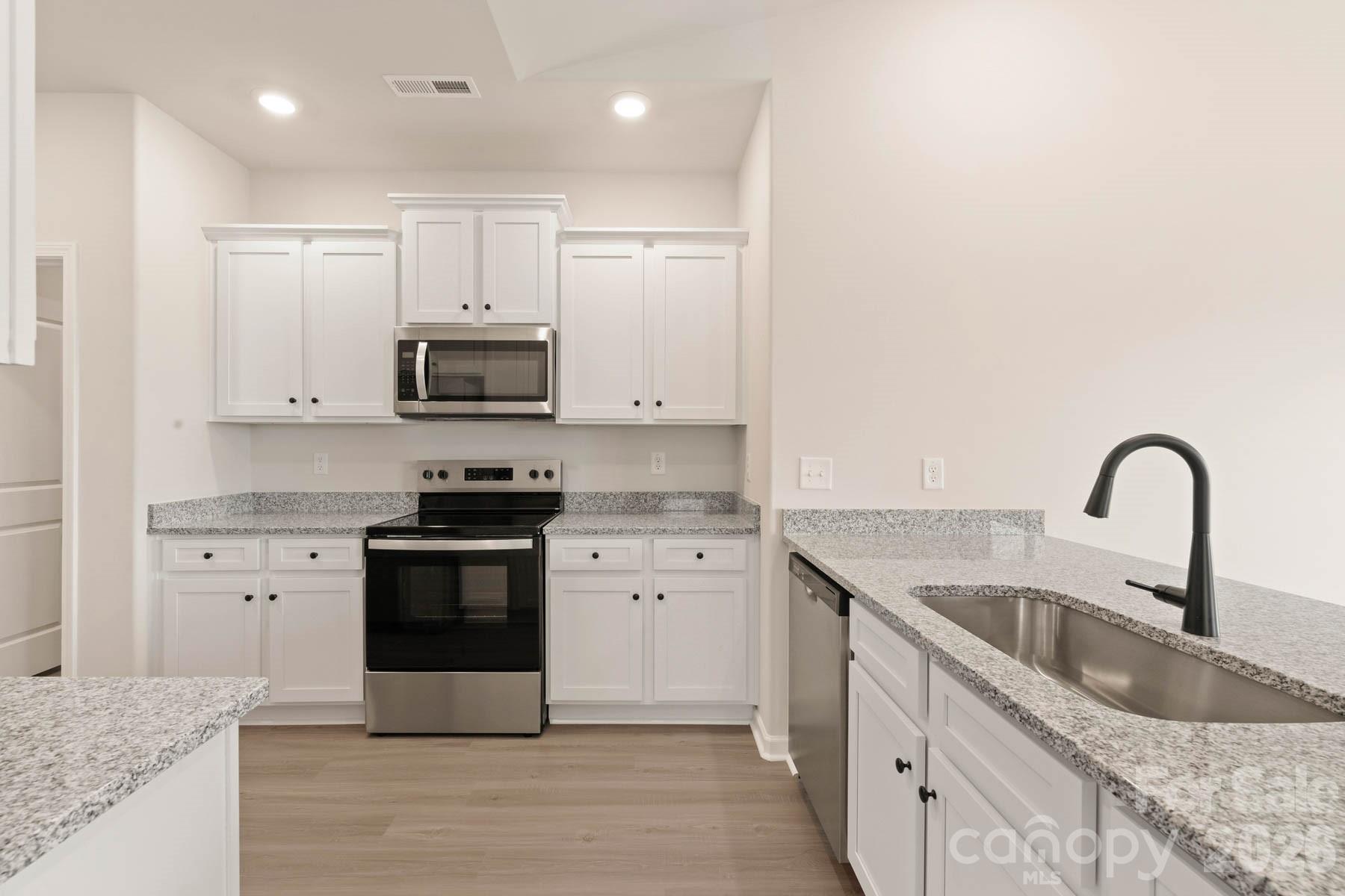421 Robindale Court Property Photo 6