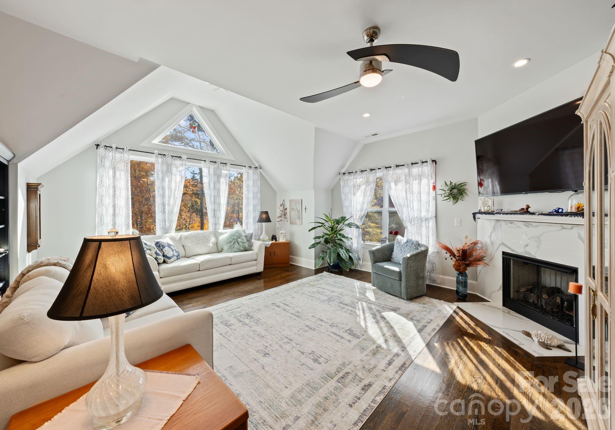 16312 Cozy Cove Road Property Photo 33