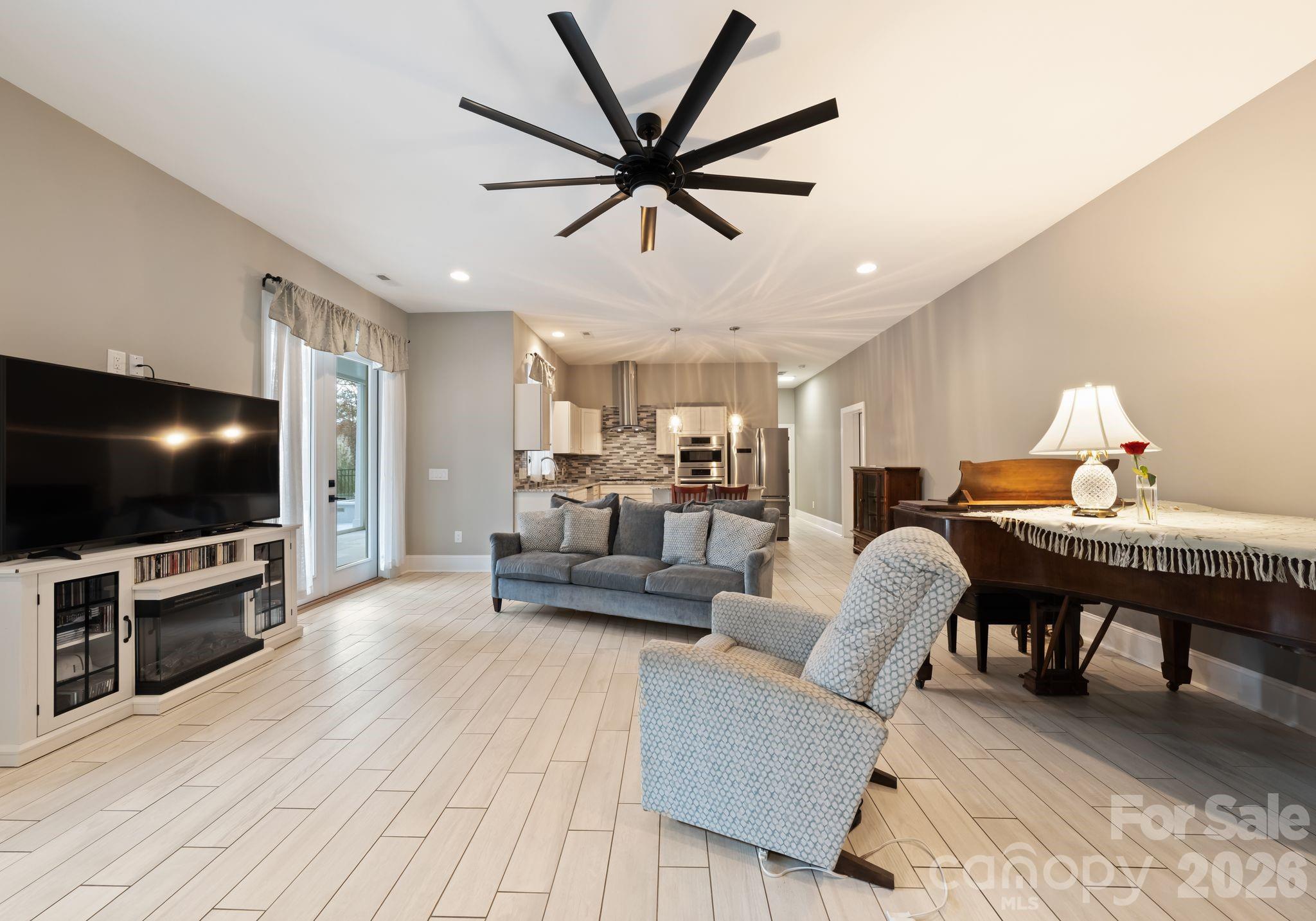 16312 Cozy Cove Road Property Photo 36