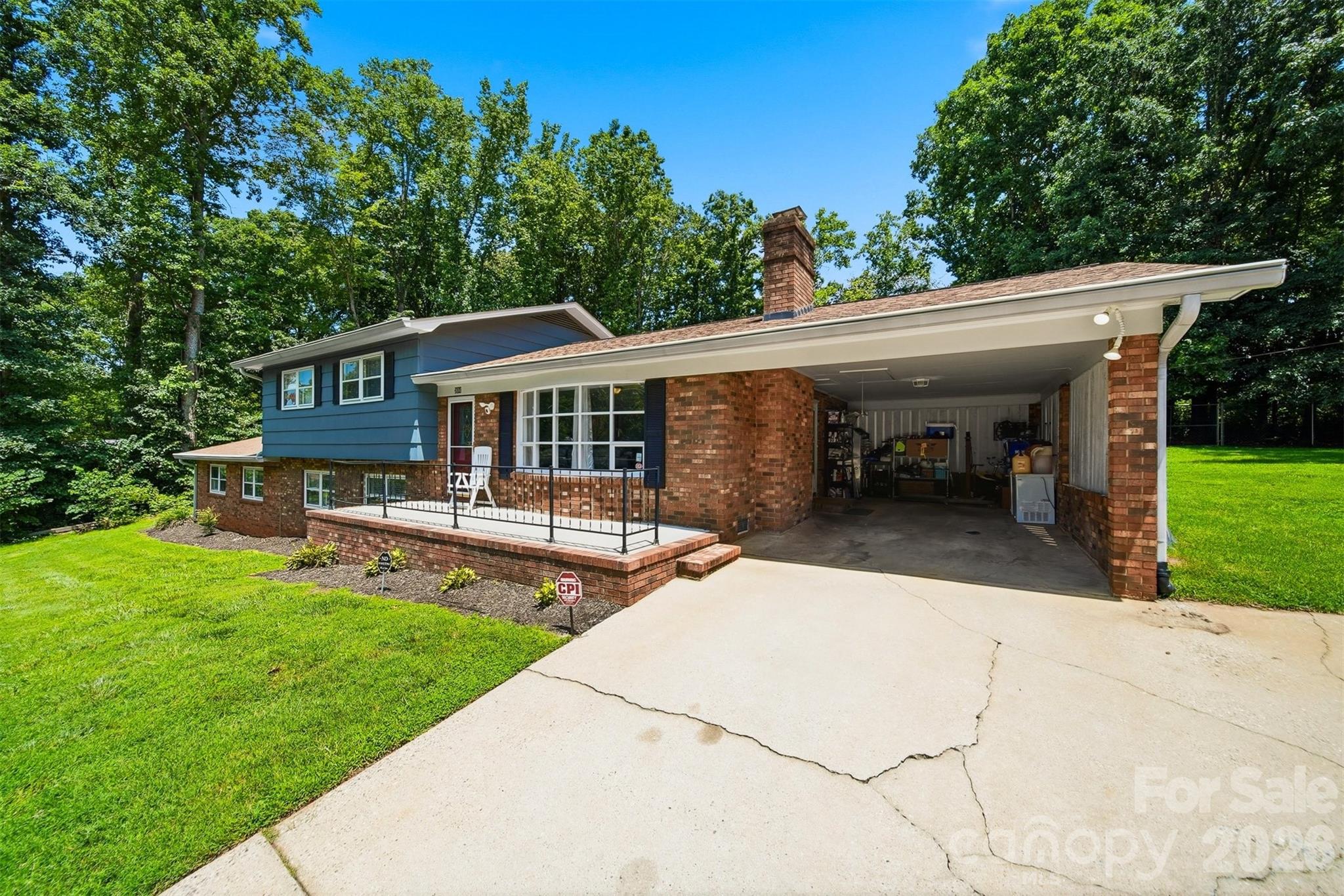 304 Parlier Avenue Property Photo 2
