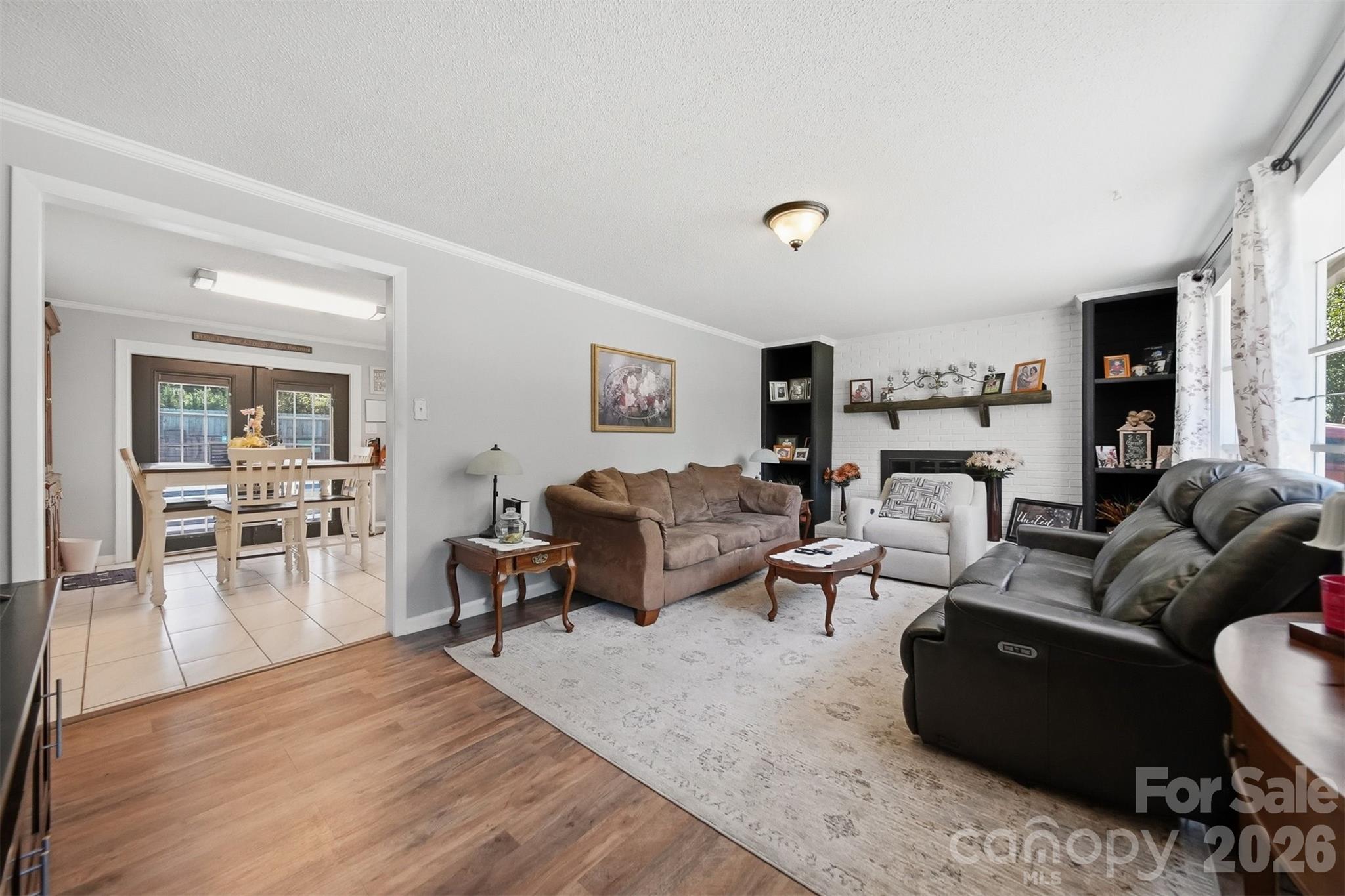 304 Parlier Avenue Property Photo 4