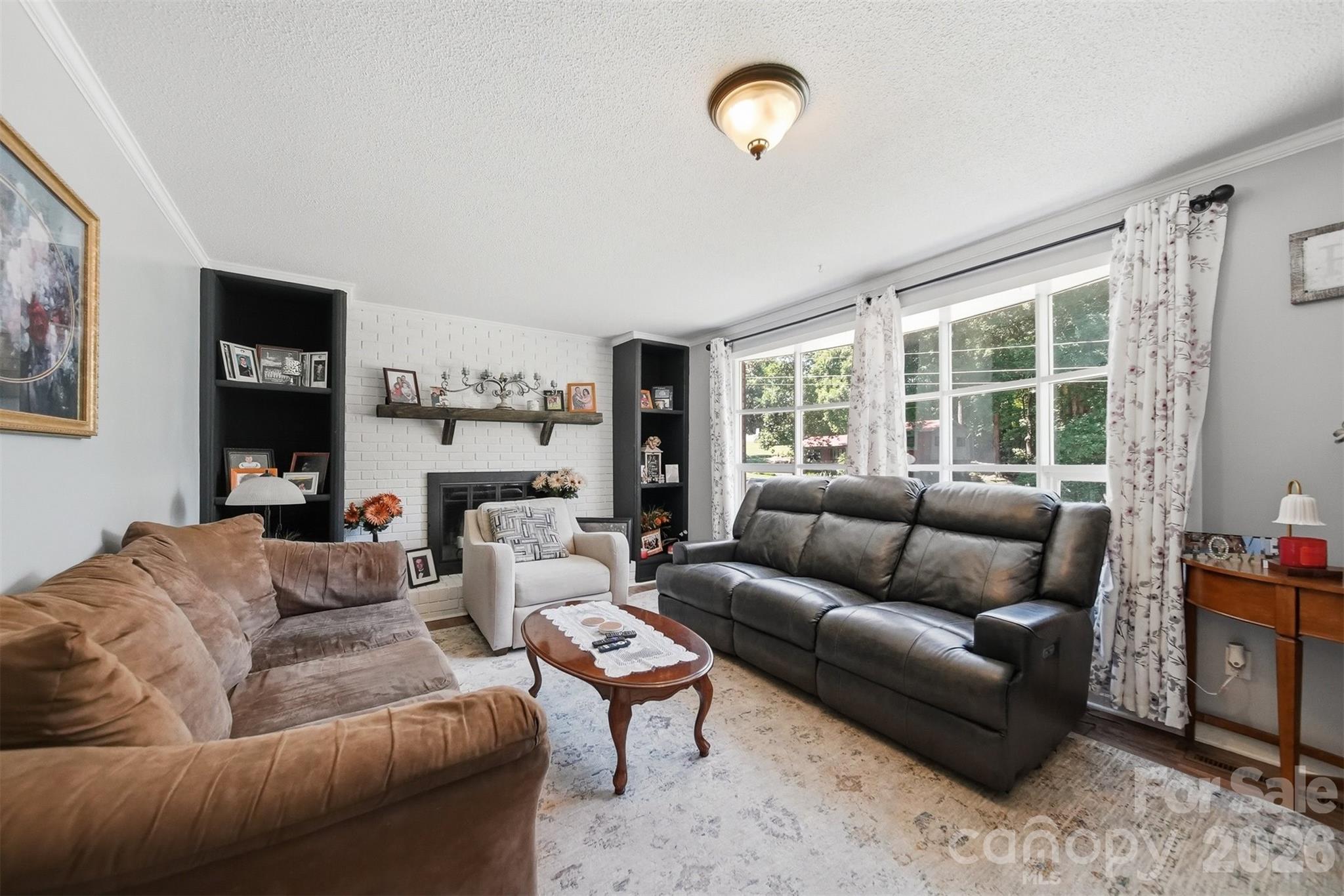 304 Parlier Avenue Property Photo 6
