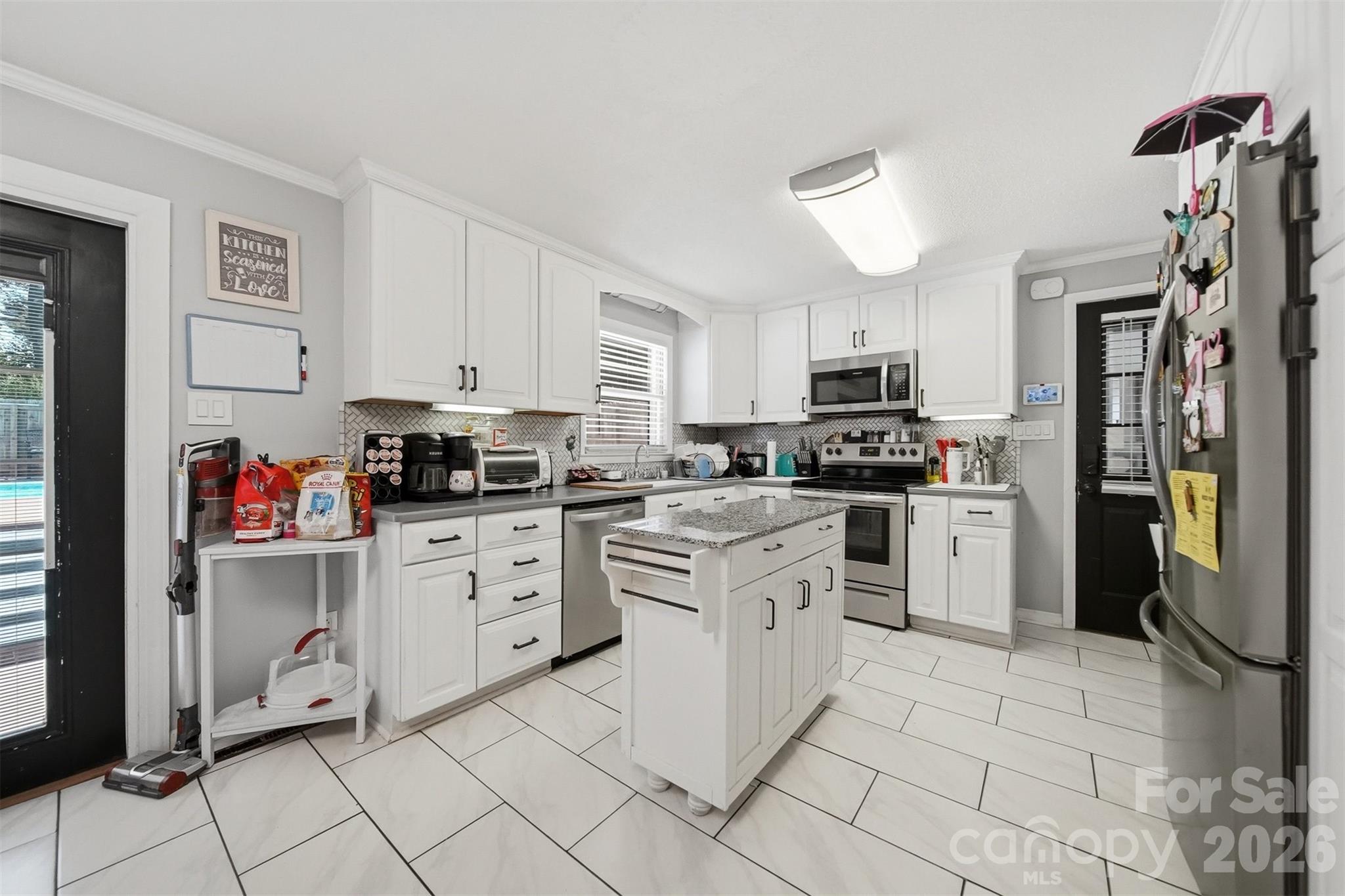 304 Parlier Avenue Property Photo 11