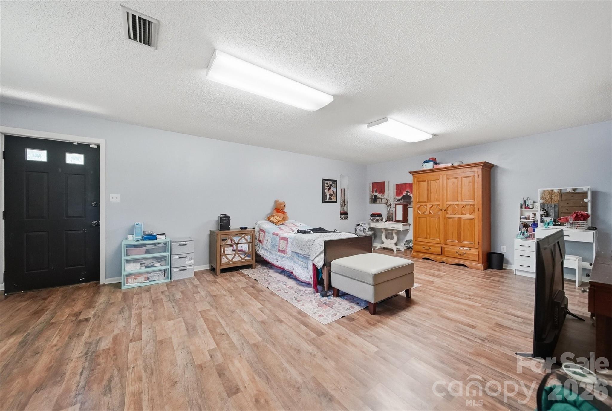 304 Parlier Avenue Property Photo 24