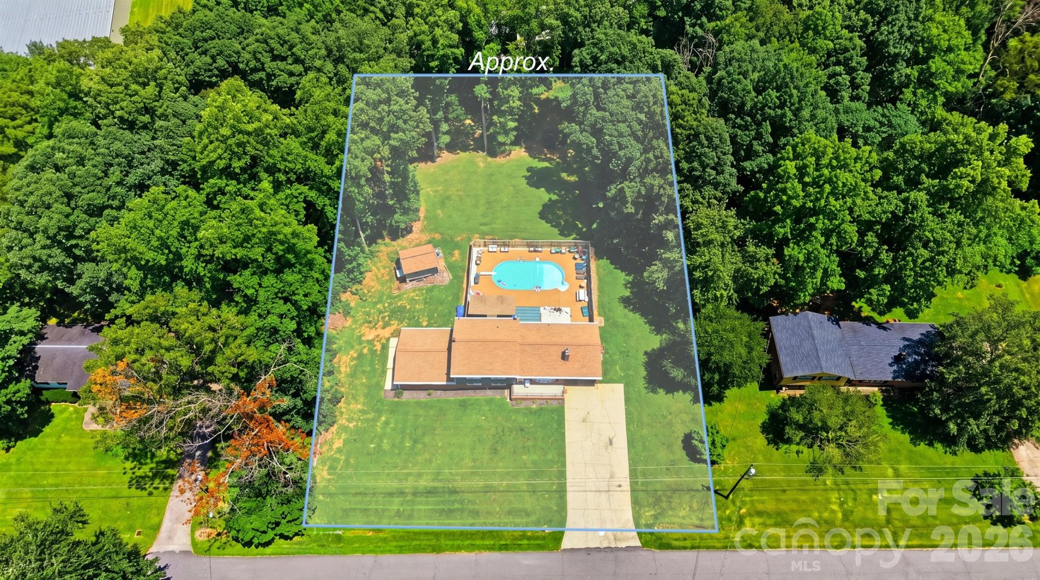 304 Parlier Avenue Property Photo 40