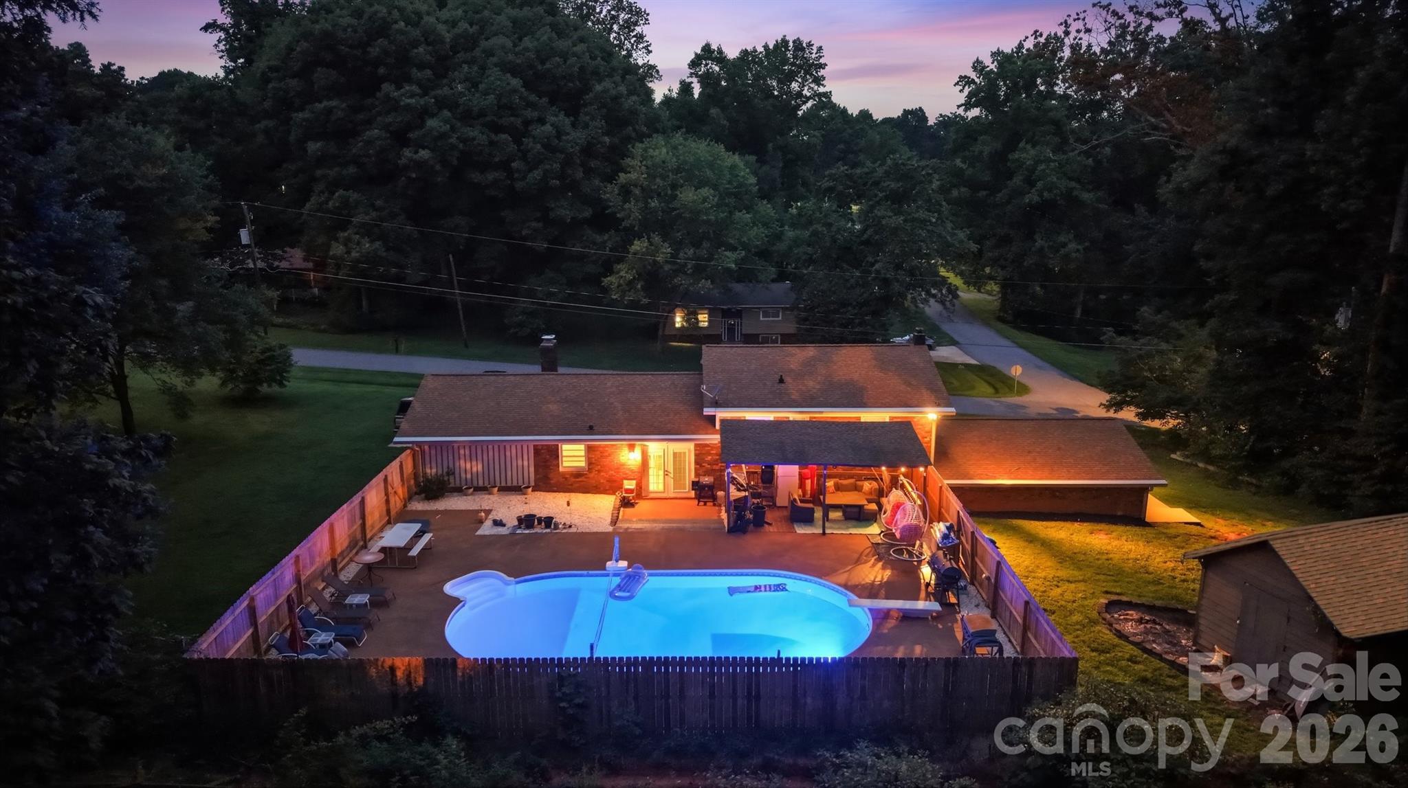 304 Parlier Avenue Property Photo 43