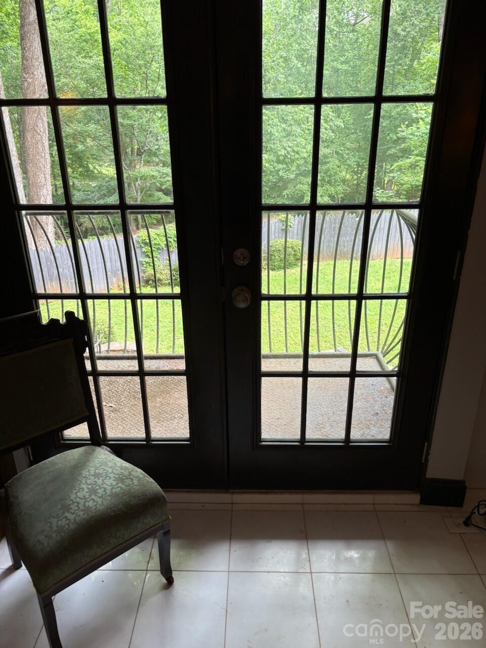 341 N Oak Street Property Photo 9