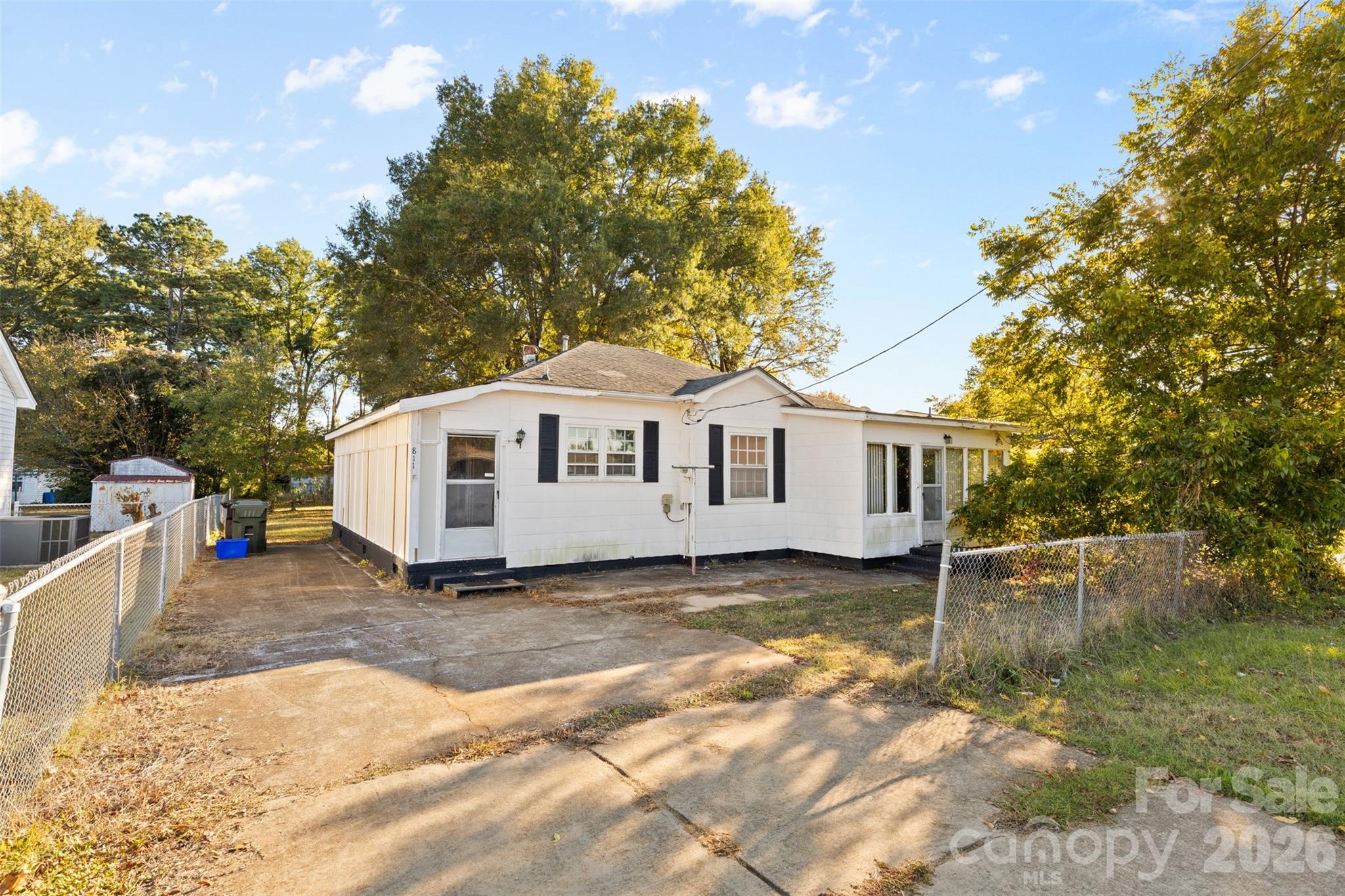 811 Cherry Road Property Photo 1