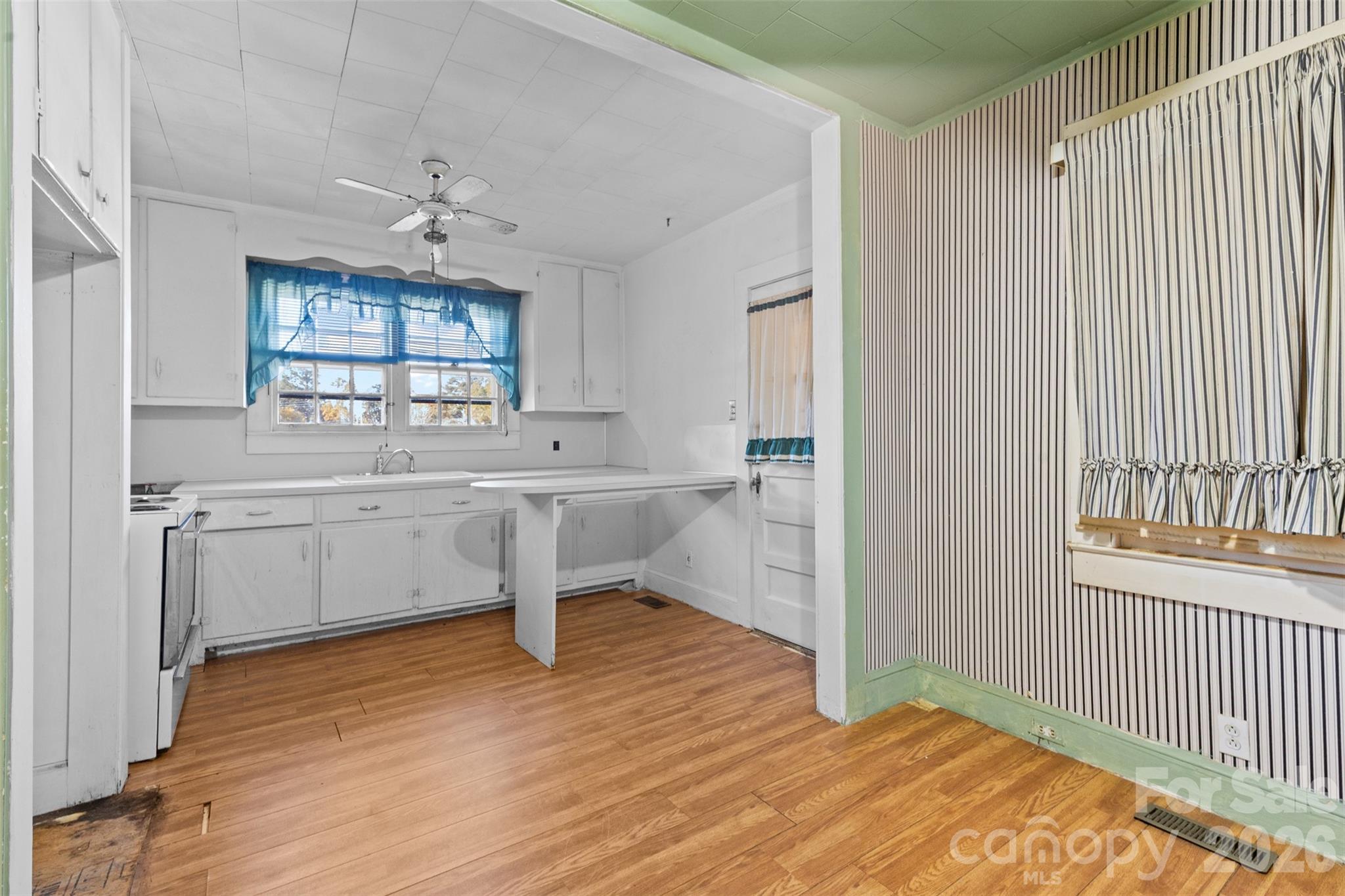 811 Cherry Road Property Photo 6