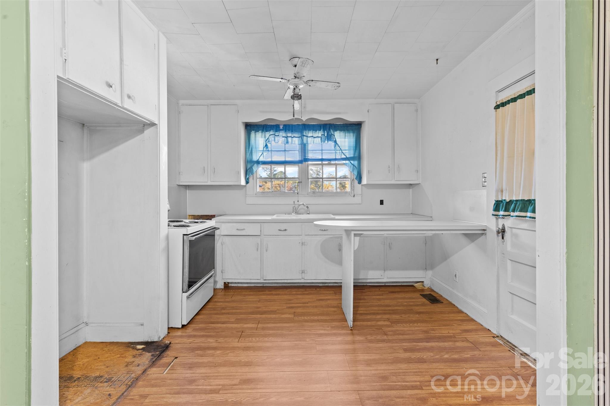 811 Cherry Road Property Photo 7